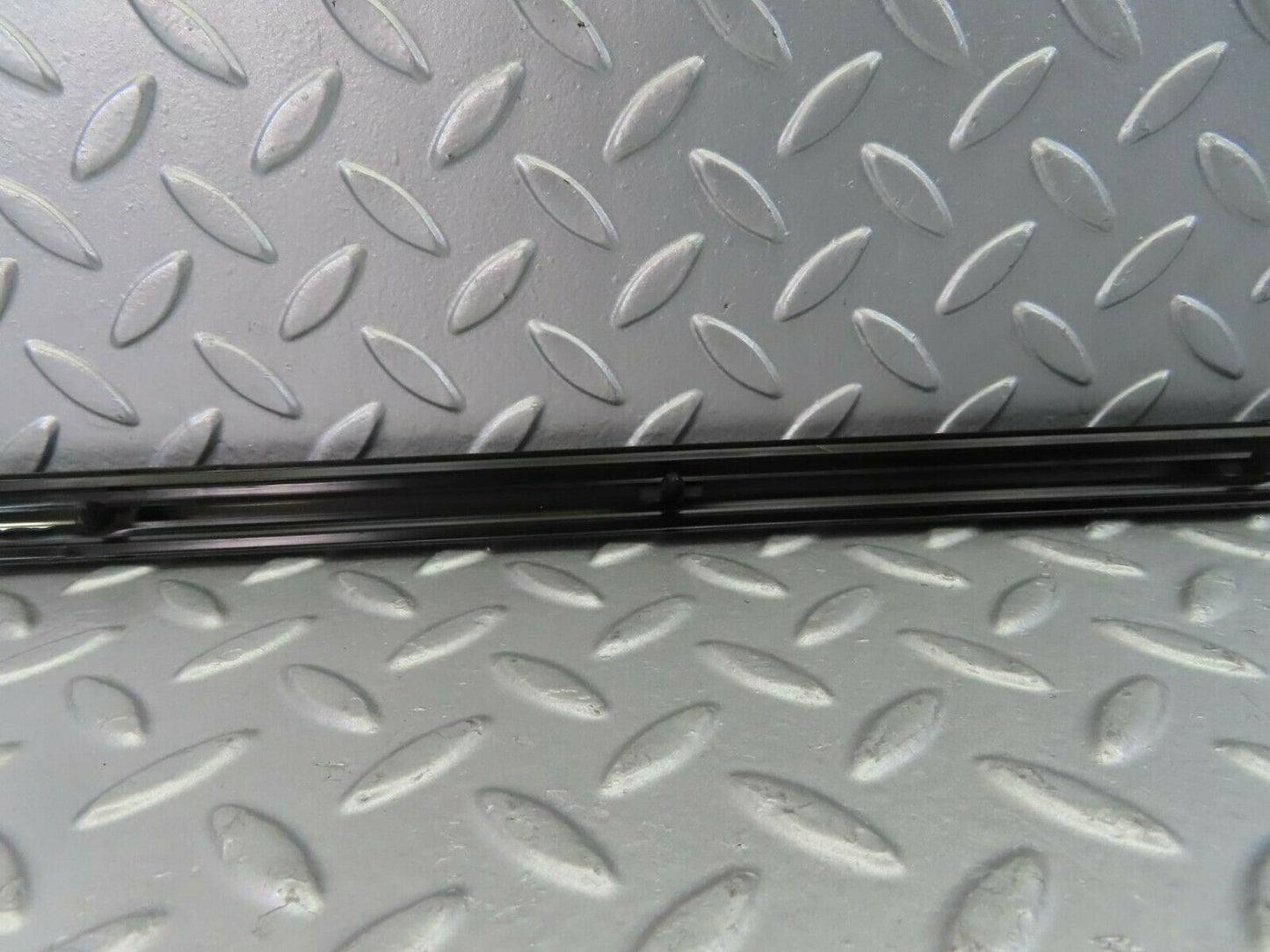 10277 Mercedes-Benz W123 Rear Left Door Centre Moulding Trim
