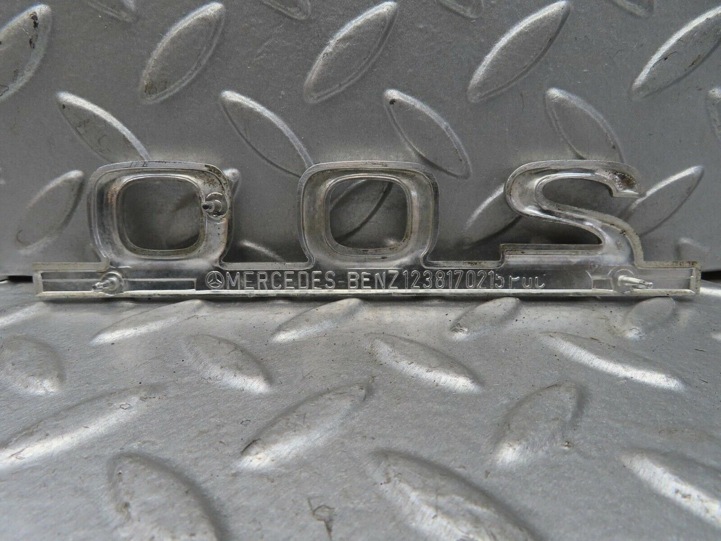 13647 Mercedes-Benz W123 200 Trunk  Badge Emblem 1238170215