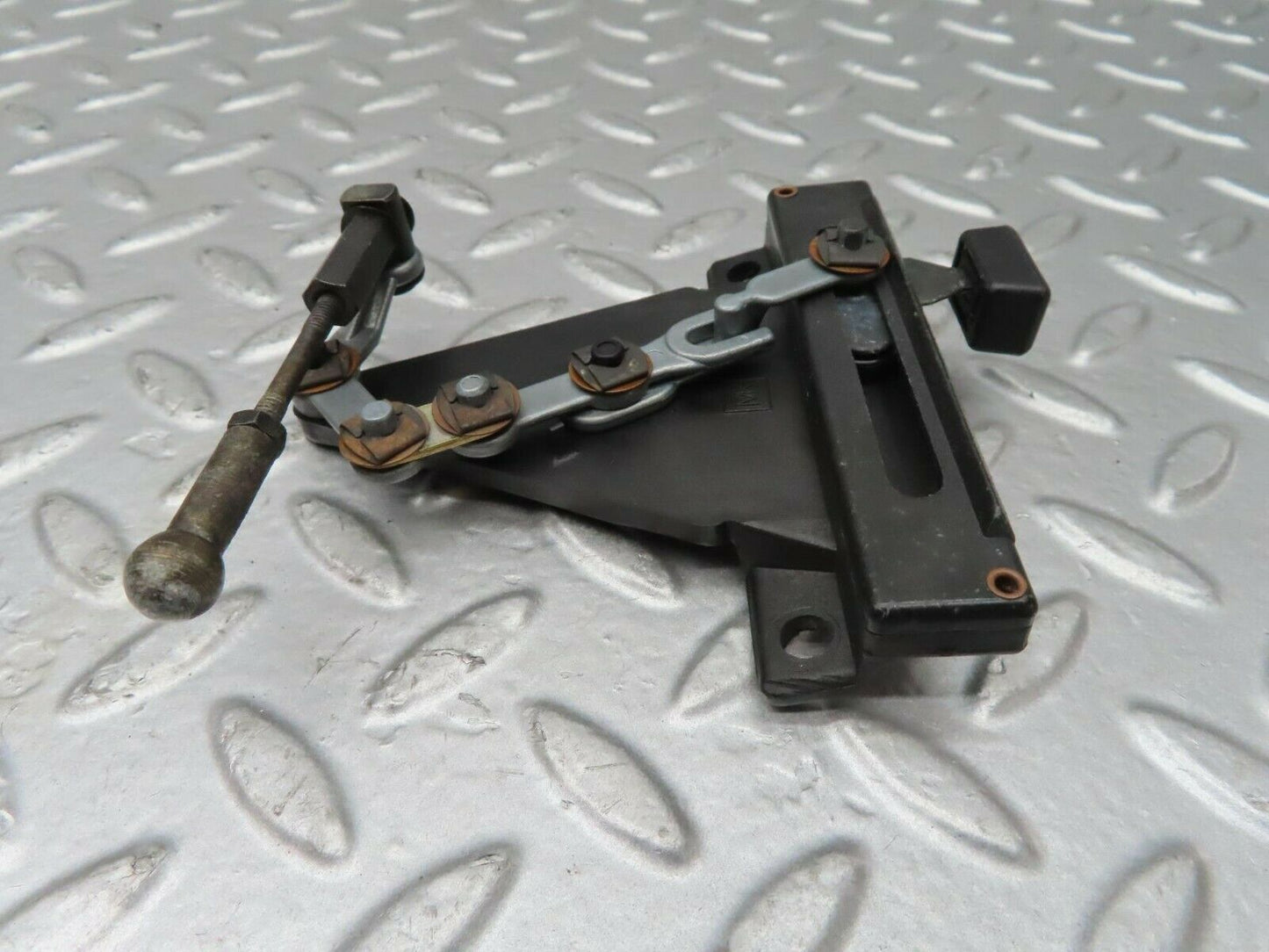 15608 Mercedes-Benz R107 450SL Coupe Air Vent Control Lever Centre