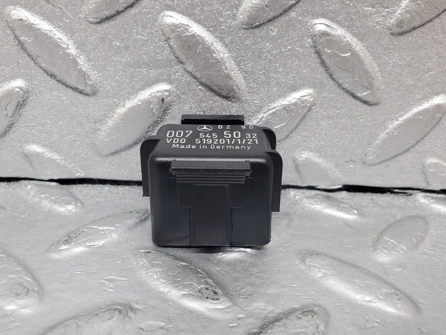 44964 Mercedes-Benz R129 300SL Coupe Cruise Control Relay 0075455032