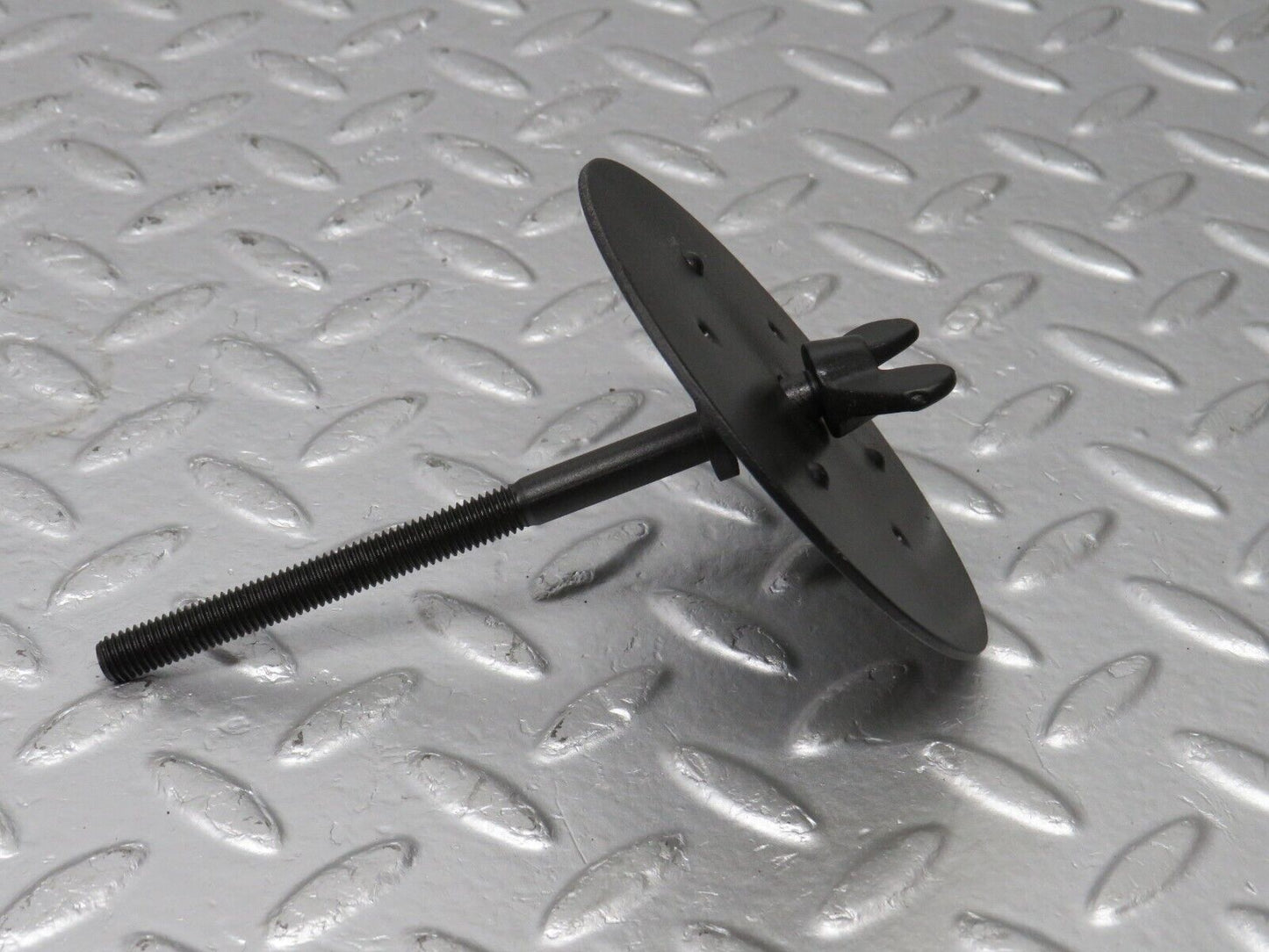 40538 Mercedes-Benz W123 300D Spare Wheel Holder