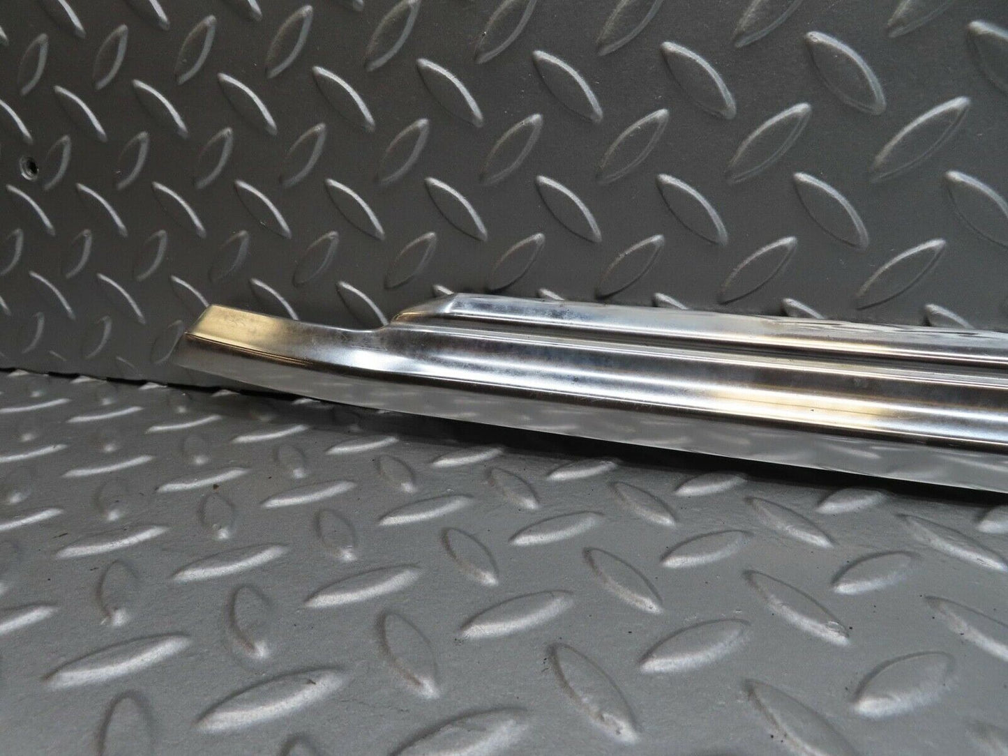 12084 Mercedes-Benz C123 230CE Coupe Left Door Chrome Moulding Trim