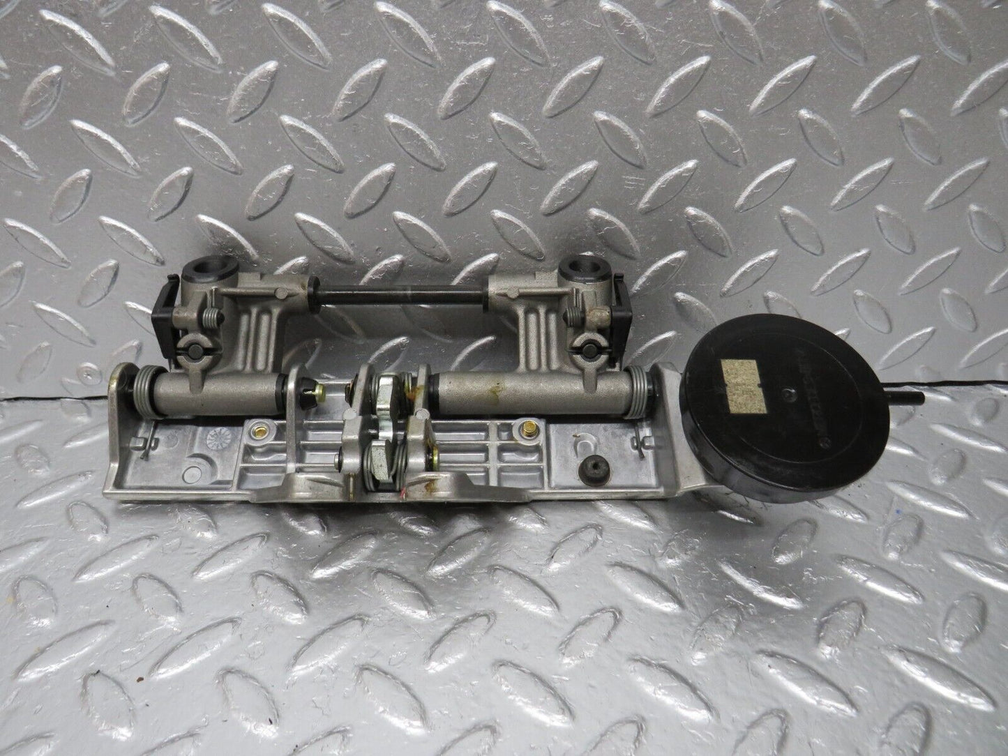 34026 Mercedes-Benz W124 260E Headrest Folding Mechanism