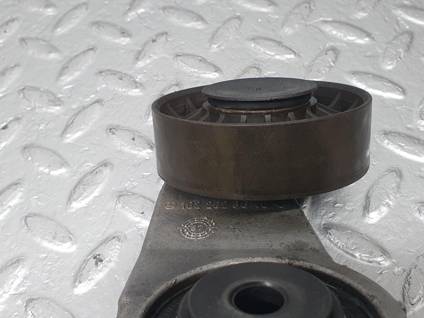 42722 Mercedes-Benz W201 190 Belt Tensioner Pulley 1022023640 6012000970