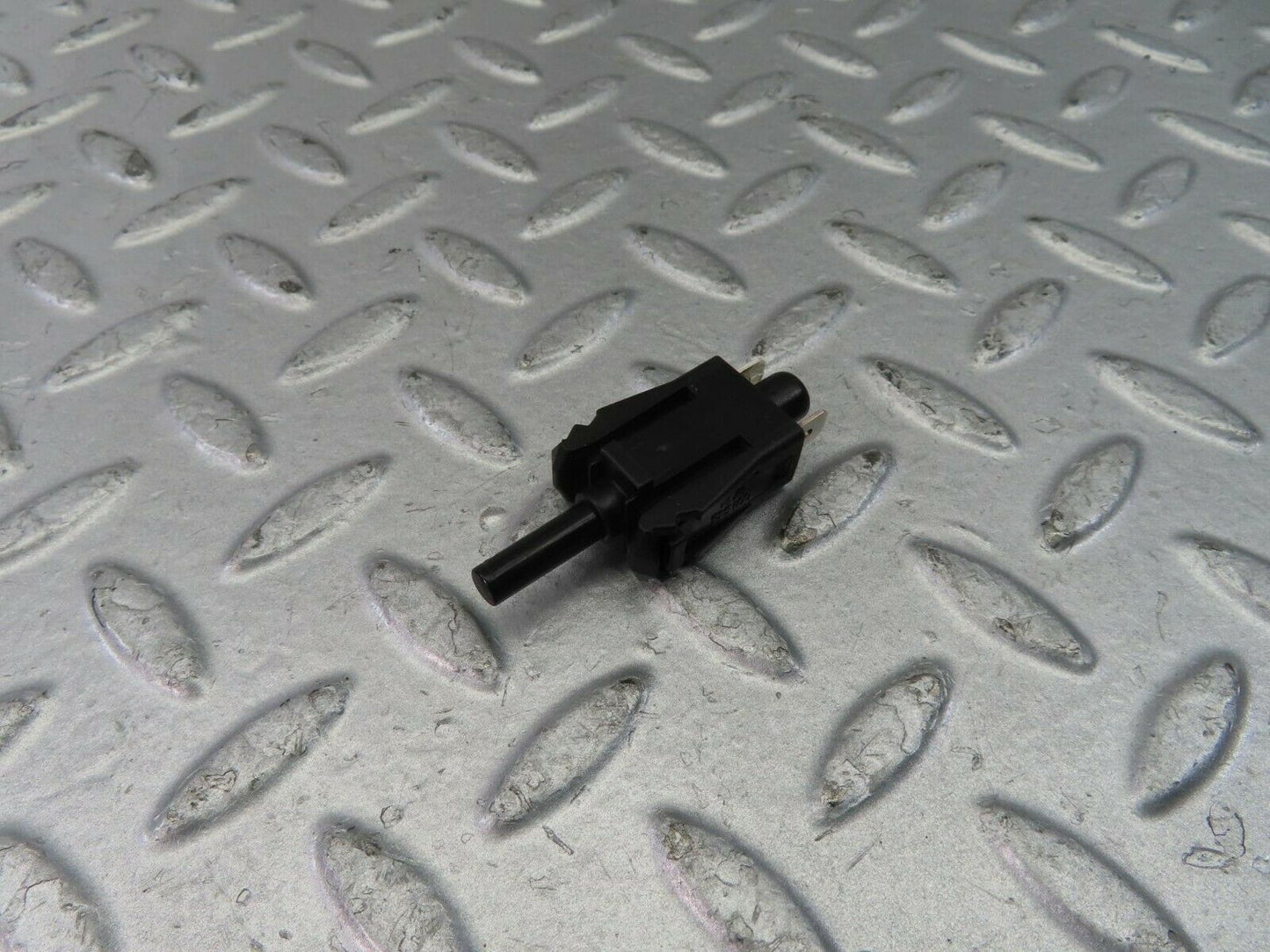 10401 Mercedes-Benz W201 190E Door Contact Switch 0015458714