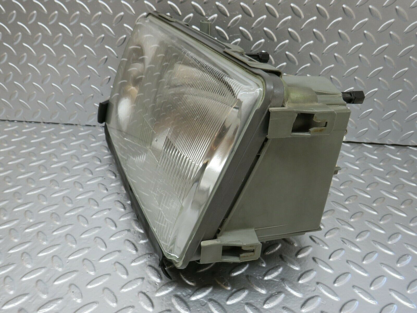 24383 Mercedes-Benz S124 220TE Headlight Bosch Left Side 1248203359 1307022192