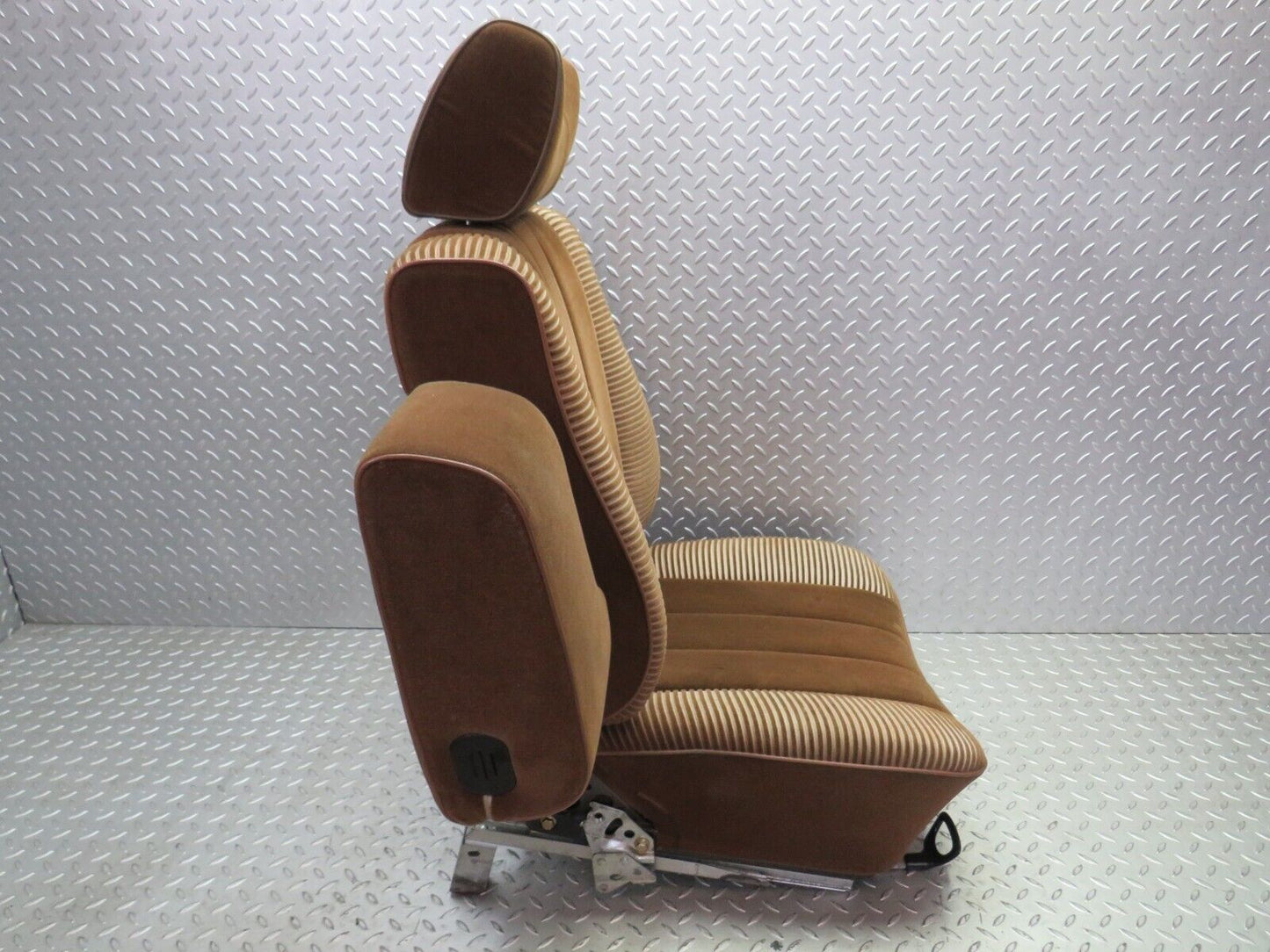 26229 Mercedes-Benz W116 450SE Front Left Seat Passenger Seat Brown