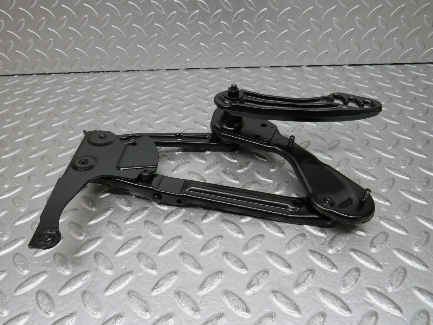 31441 Mercedes-Benz S124 220TE Wagon Bonnet Hinge Left Side 1298870174