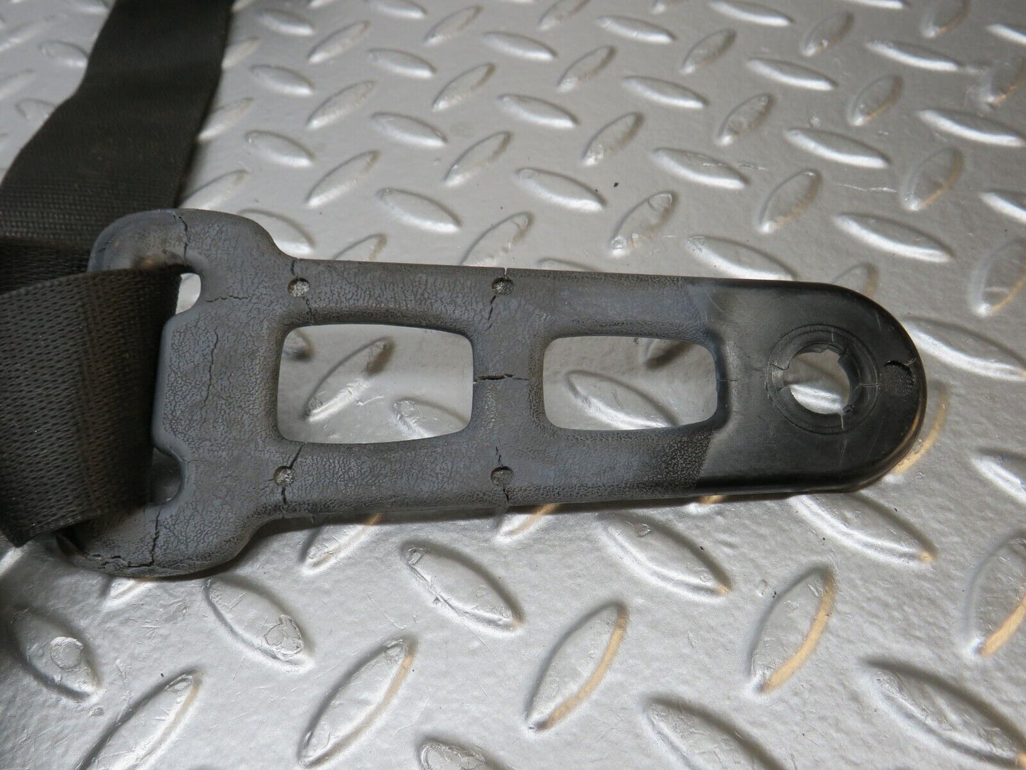 31539 Mercedes-Benz S124 220TE Third Row Seat Belt Set 1248602885 1248602785