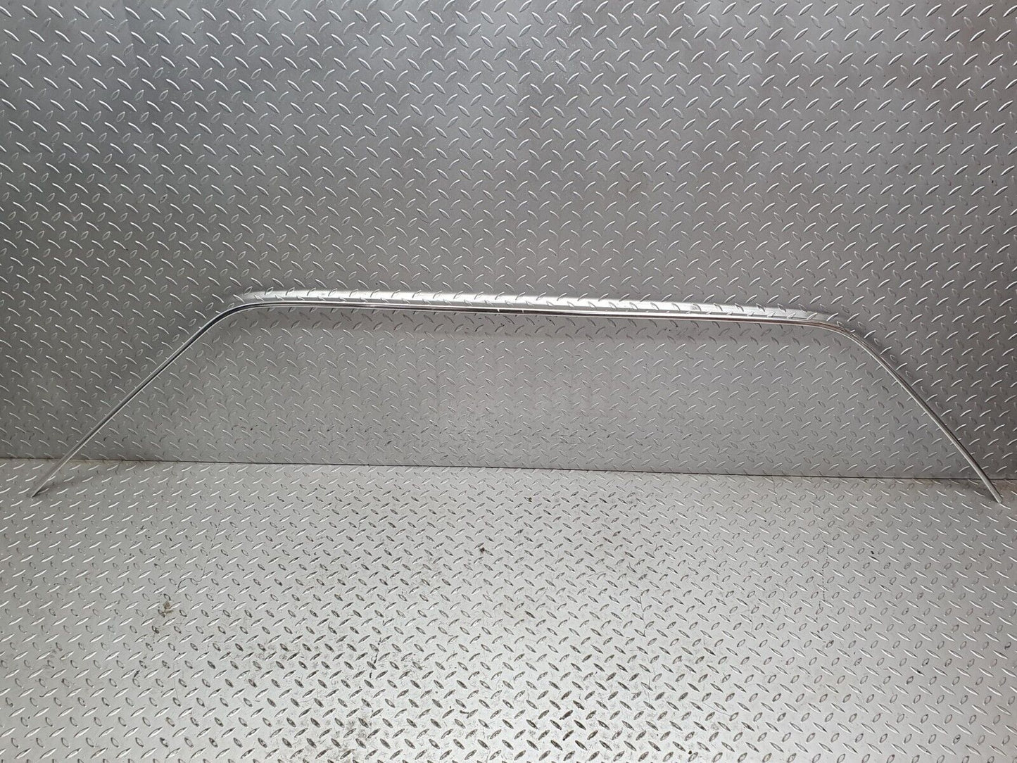 41262 Mercedes-Benz W126 300SE Roof Chrome Trim Left Side