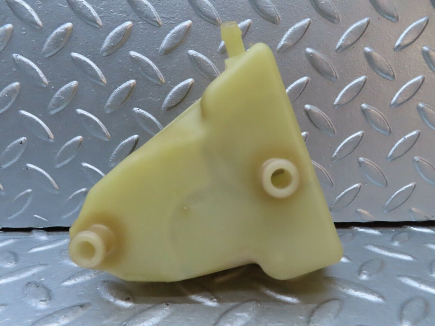 21237 Mercedes-Benz W123 230E Brake Fluid Reservoir Tank