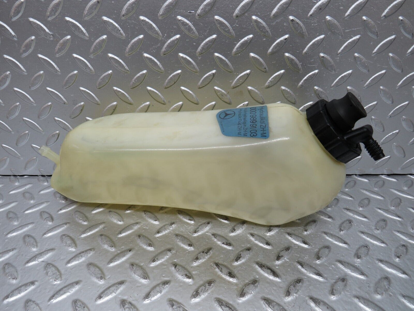 27598 Mercedes-Benz S124 300TE Hydraulic Suspension Fluid Reservoir 0009899103
