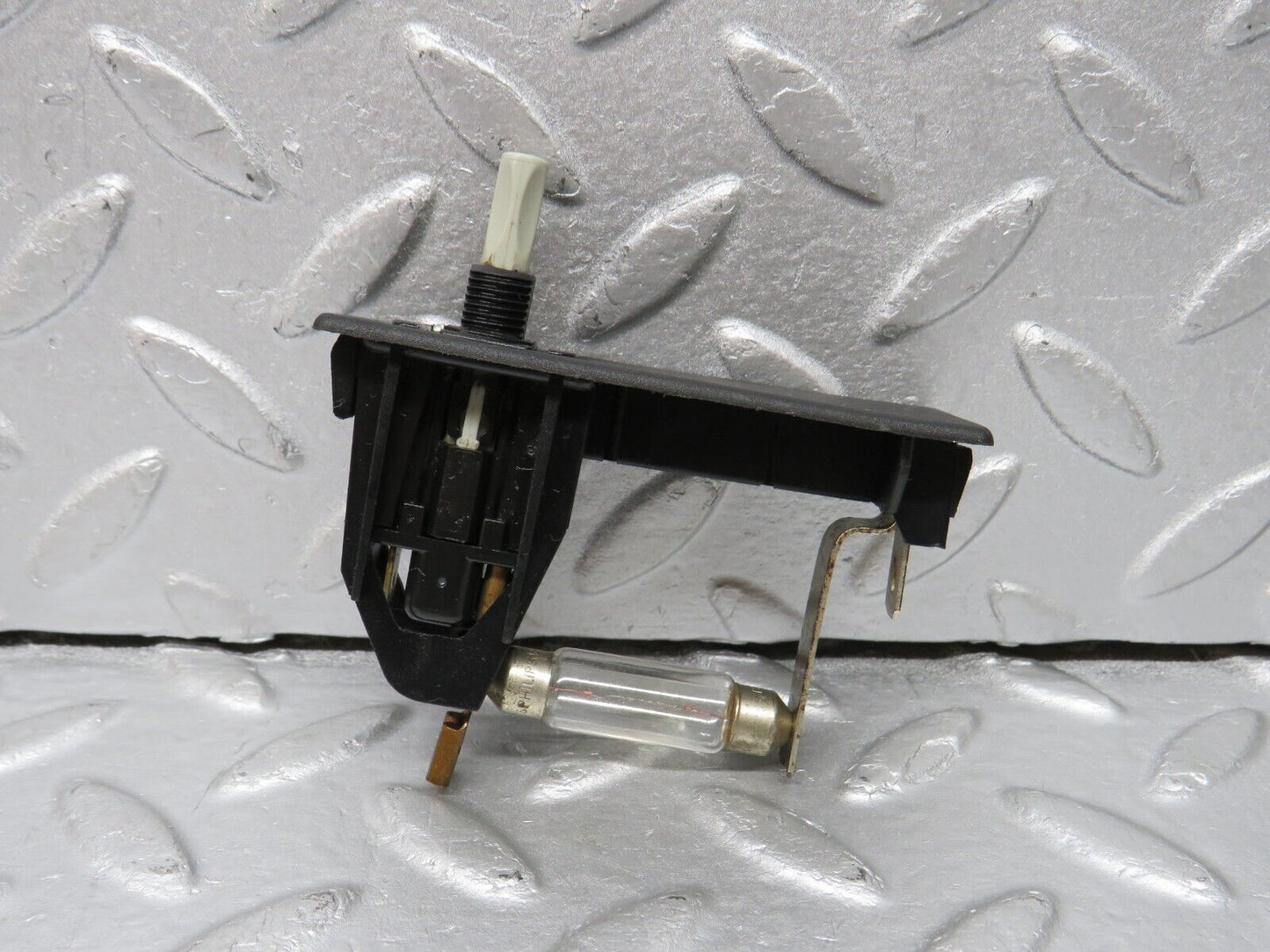 38949 Mercedes-Benz W201 190E Trunk Boot Light Switch 2018201211