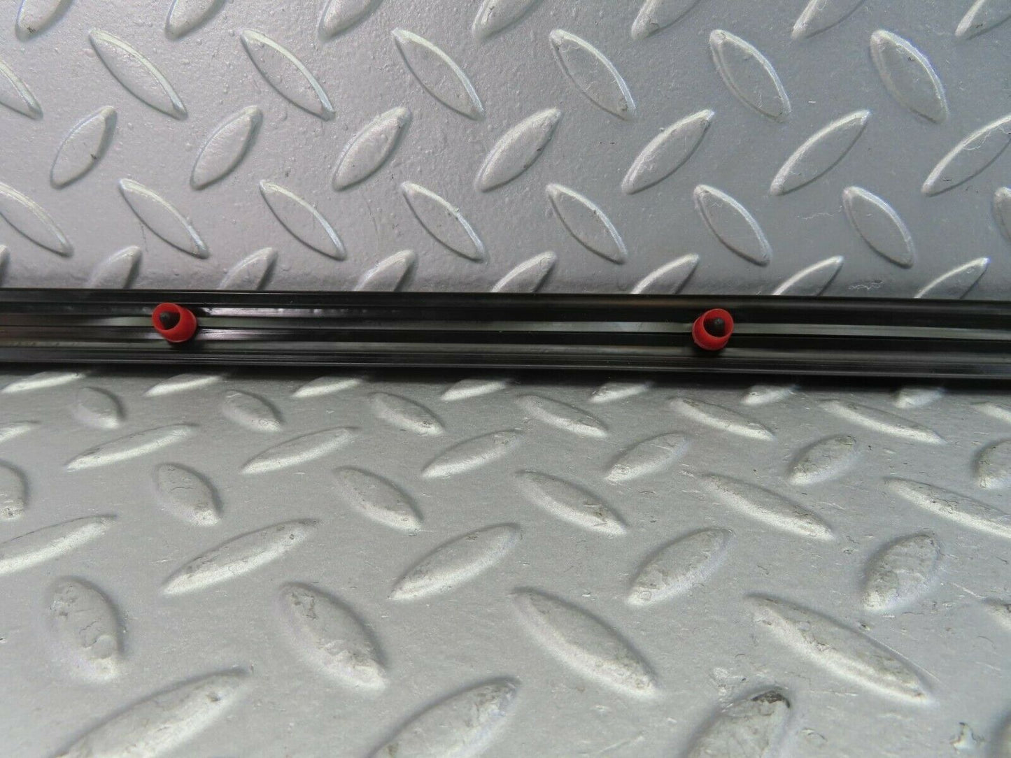 10240 Mercedes-Benz W123 Rear Right Door Centre Moulding Trim