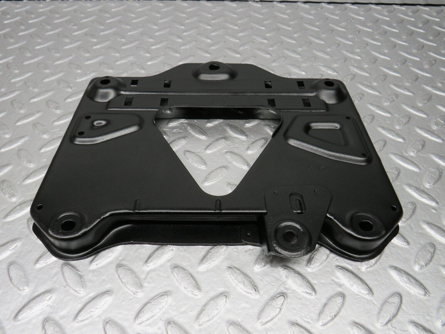 38010 Mercedes-Benz A124 320E Cabriolet Battery Tray