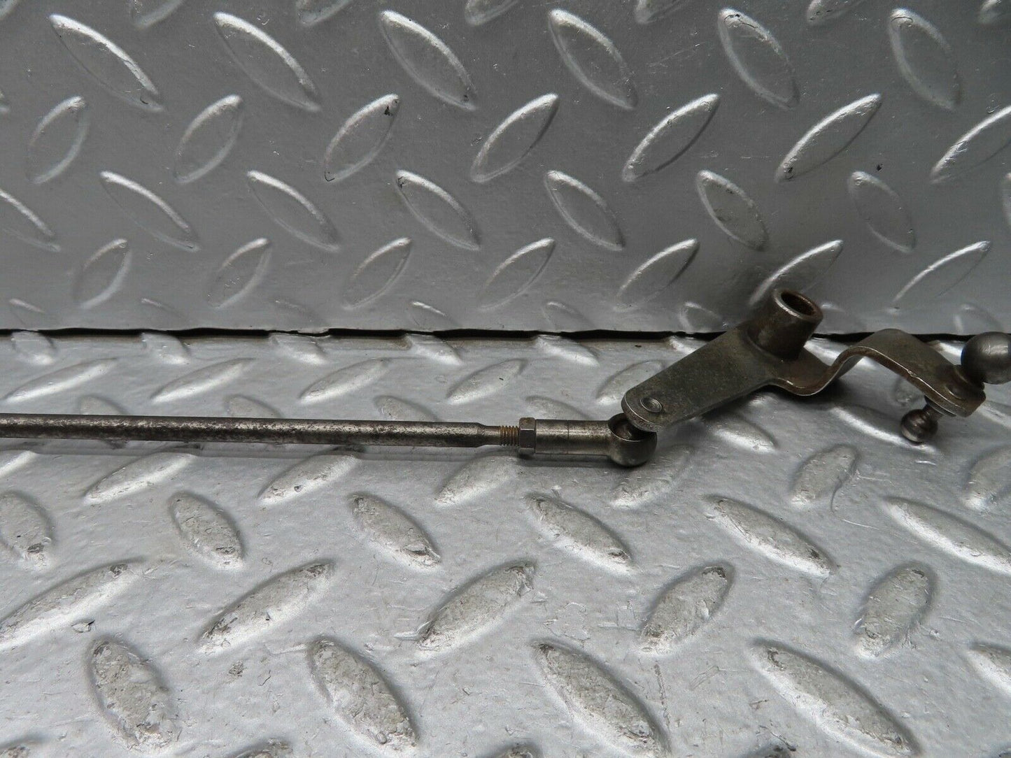 21015 Mercedes-Benz W114 250CE Coupe Throttle Linkage