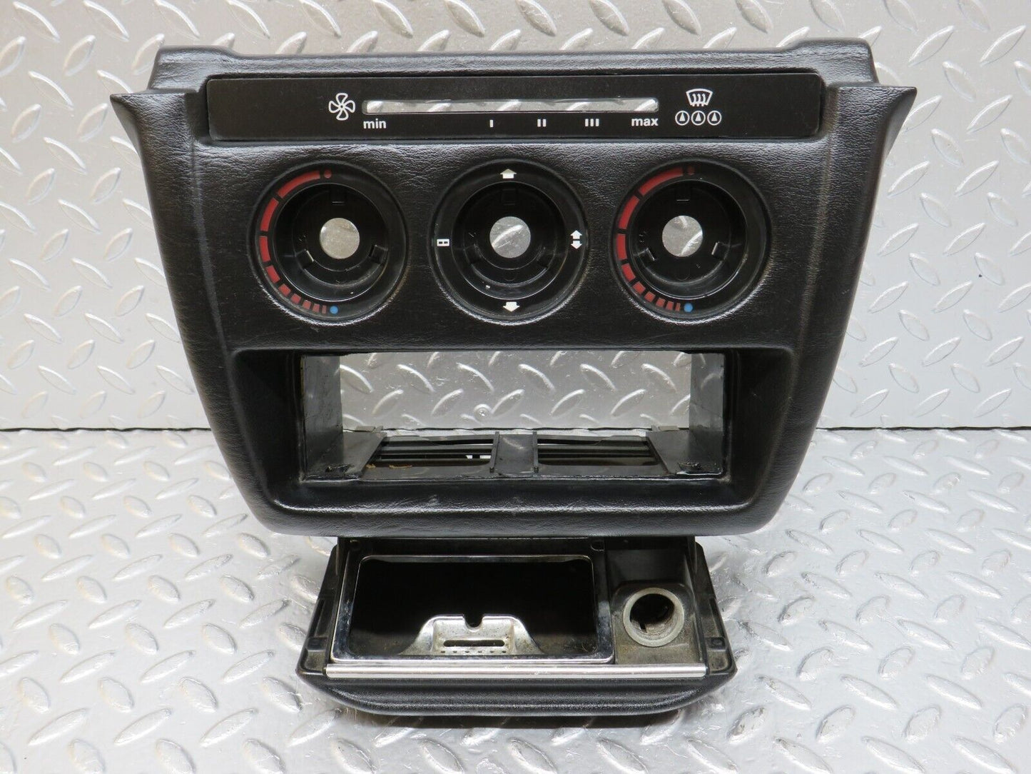 33570 Mercedes-Benz W201 190E 2.0L Centre Console Heater Control Panel 2016830275