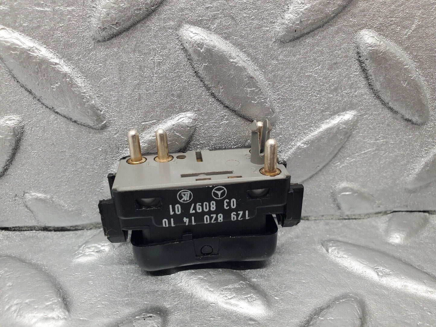 46930 Mercedes-Benz R129 320SL Coupe Right Door Window Switch 1298201410