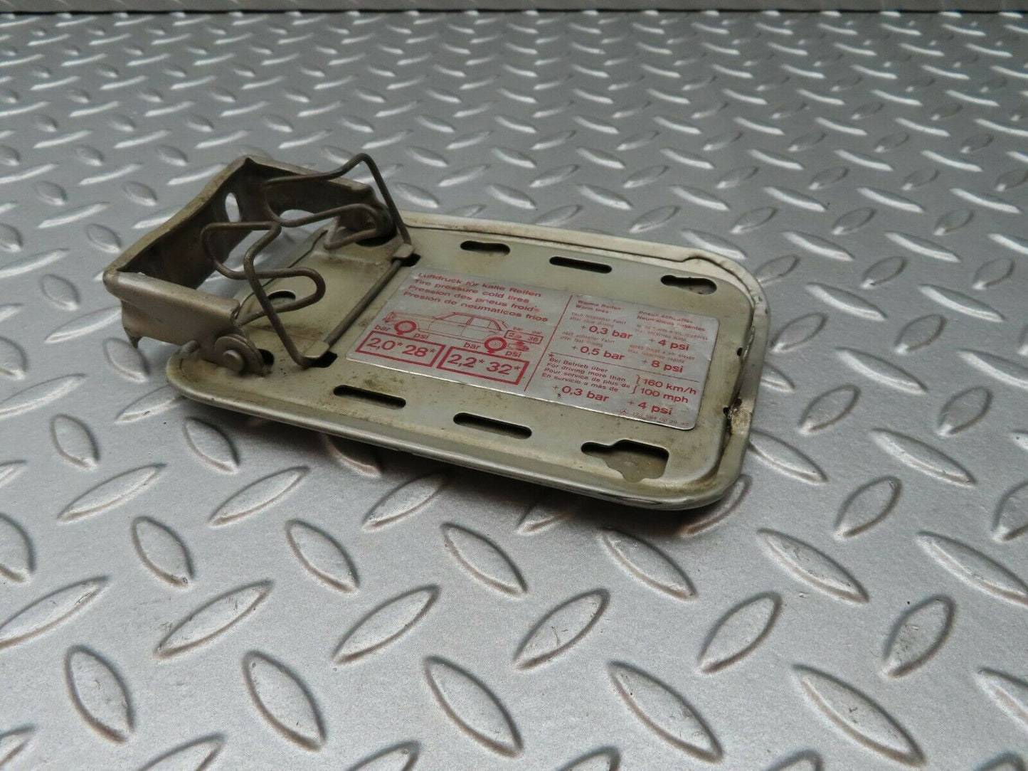 4493 Mercedes-Benz W123 230E Fuel Tank Flap Cap 1235840039