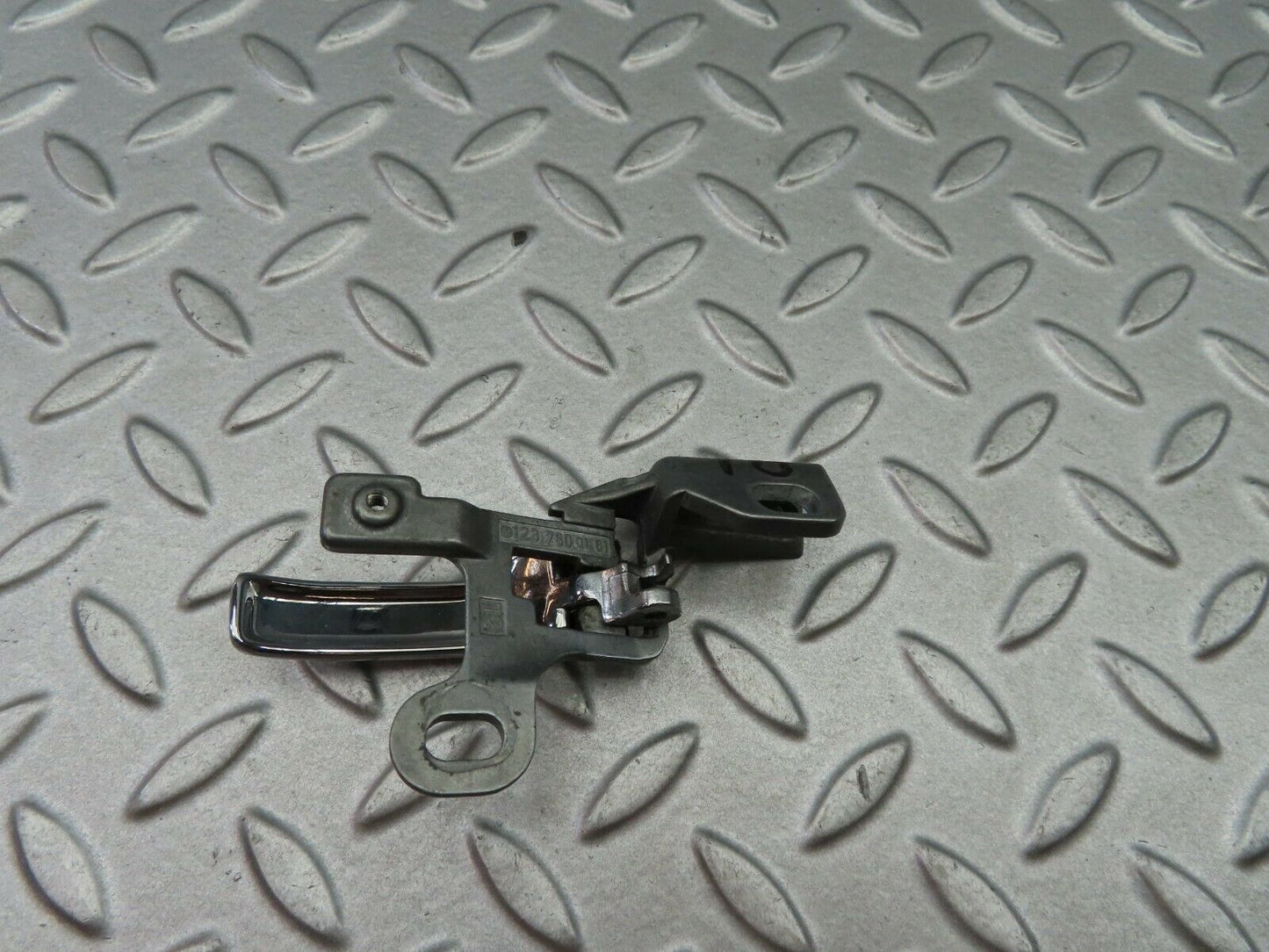 5824 Mercedes-Benz W123 200 Left Interior Door Handle 1237600161