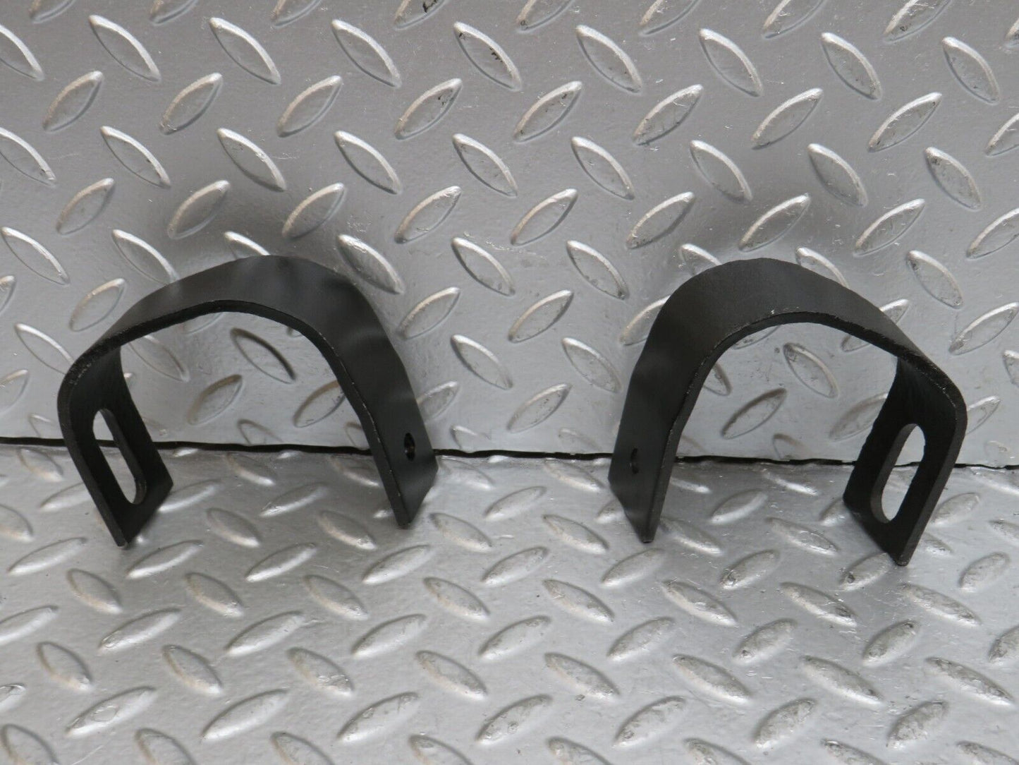 29672 Mercedes-Benz W123 230E Front Bumper Bracket
