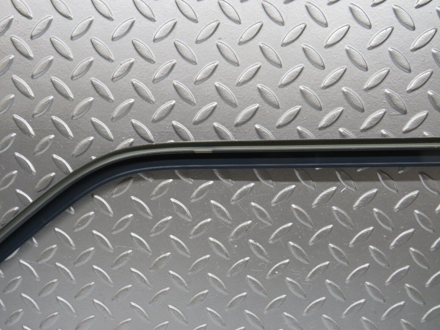 31184 Mercedes-Benz S124 220TE Wagon Front Left Door Exterior Frame Trim