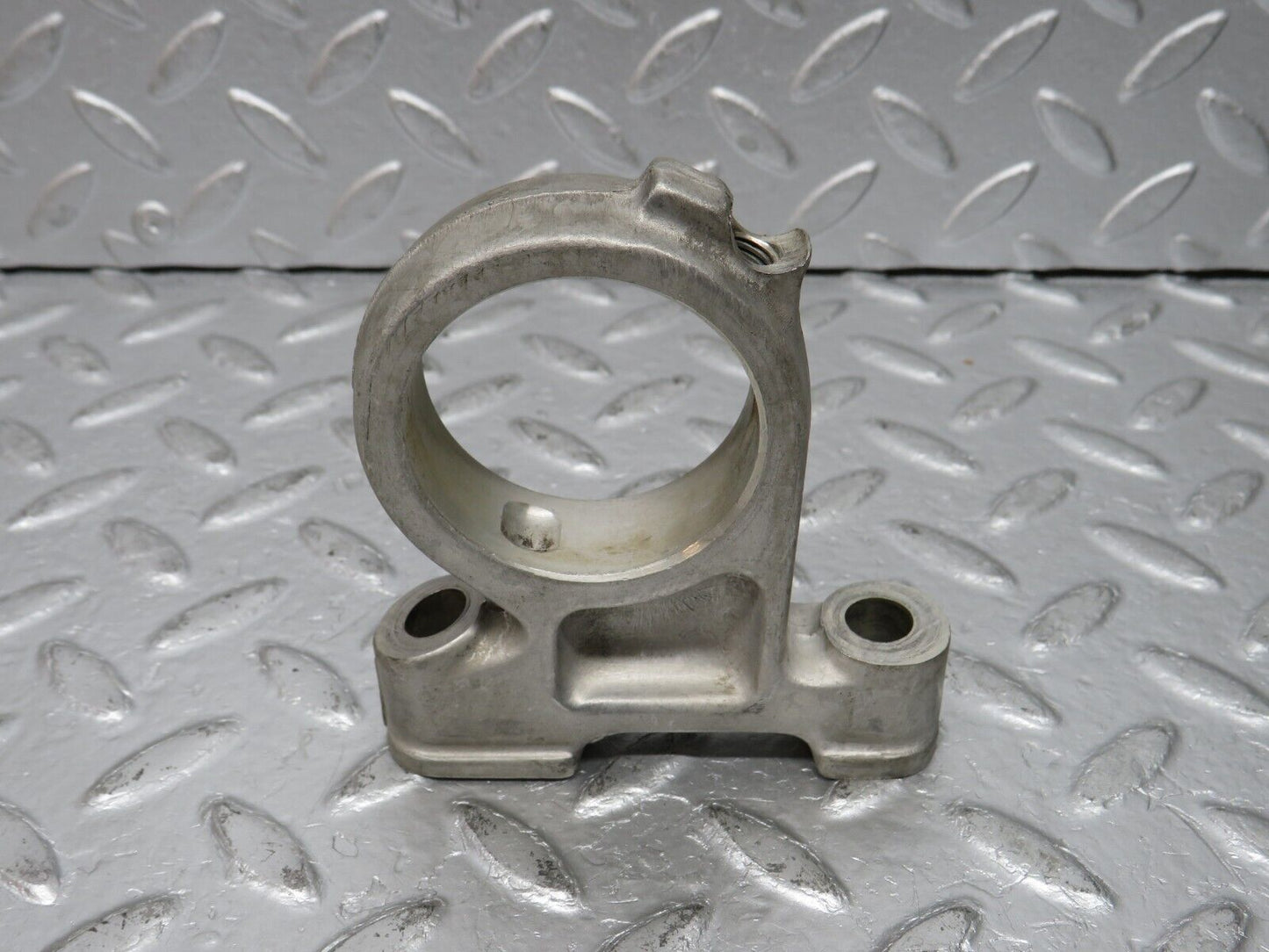32799 Mercedes-Benz C107 R107 350 V8 Camshaft Tower Bearing 1160512112