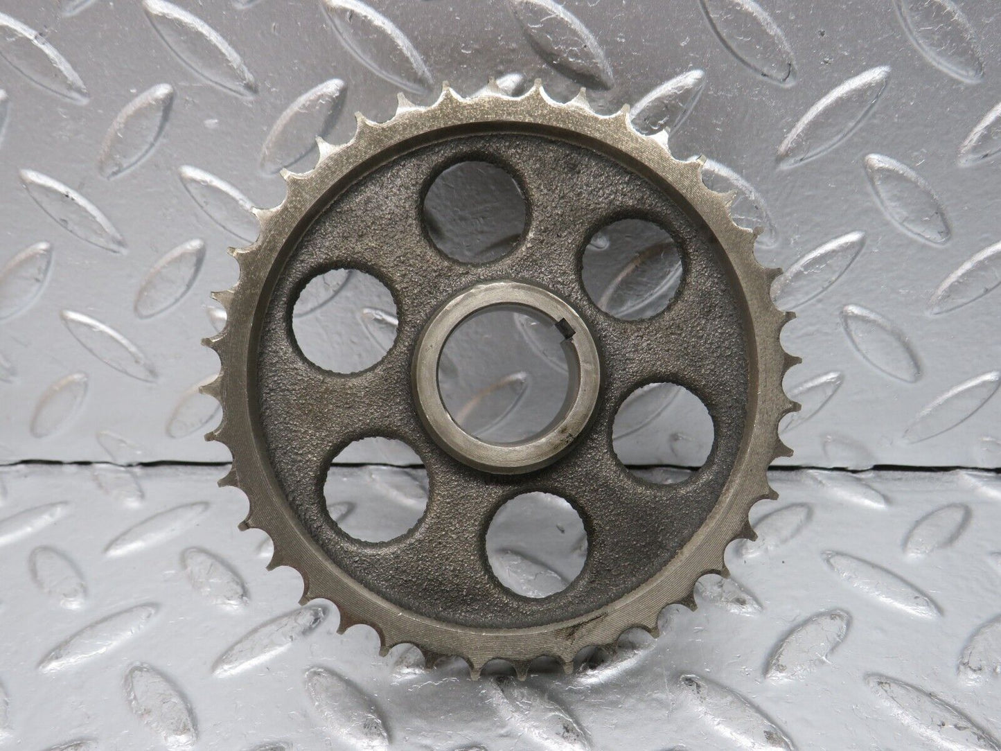 31067 Mercedes-Benz W123 200D Camshaft Timing Gear 1210520201