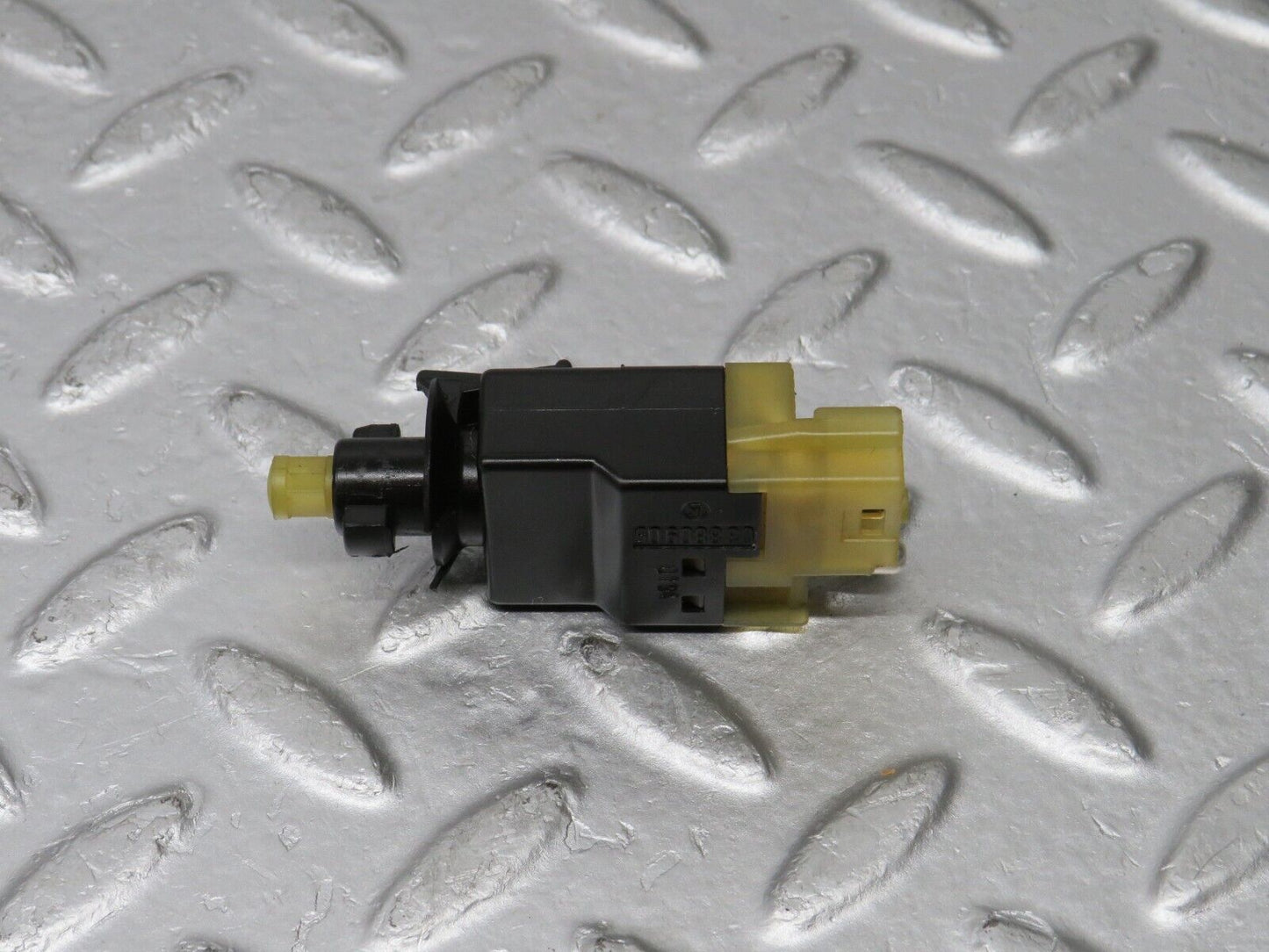 38399 Mercedes-Benz R129 280SL Coupe Brake Light Switch 0005459909 03880905