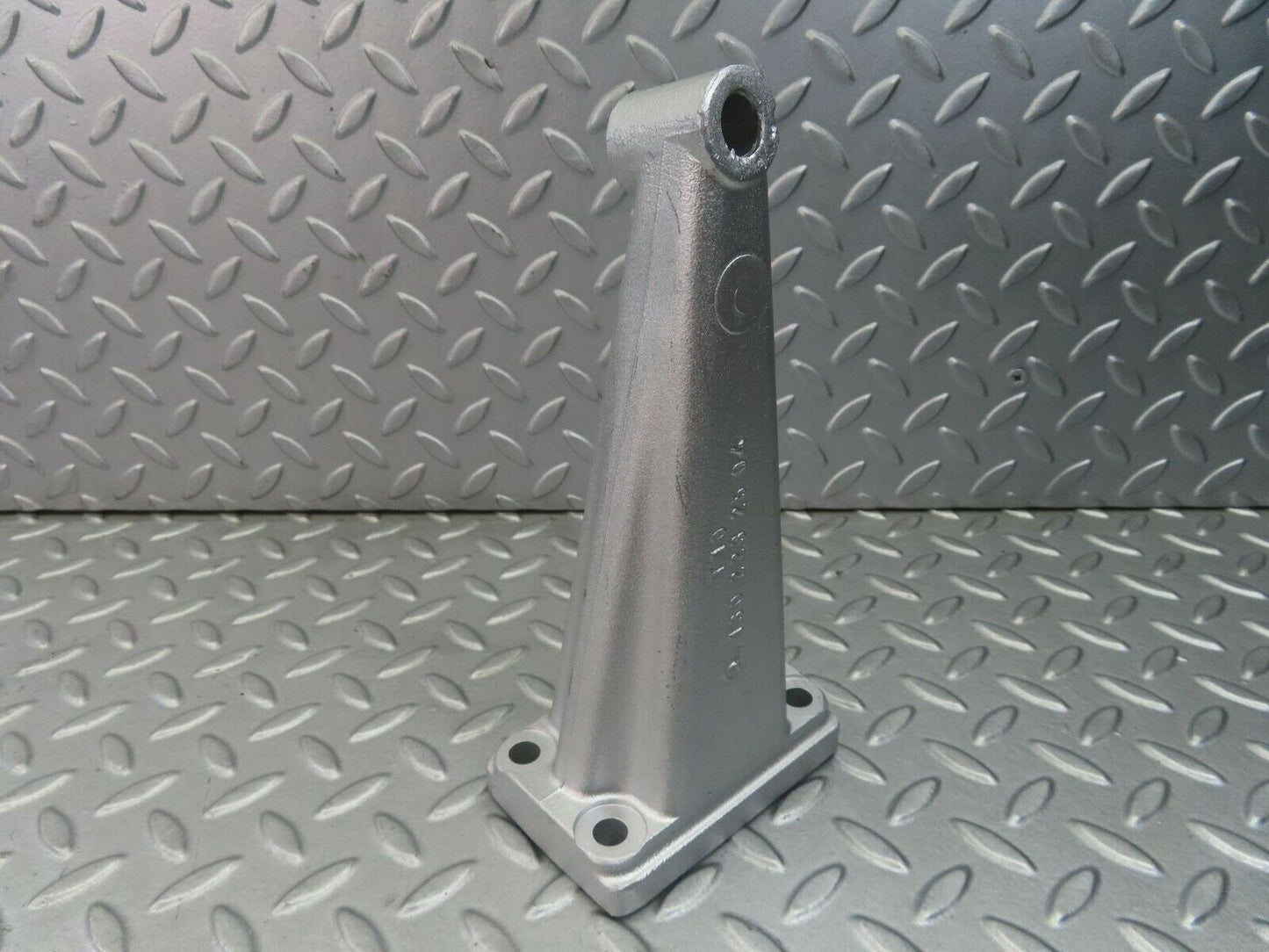 8329 Mercedes-Benz W108 Engine Mount Bracket Right Side 1802232504