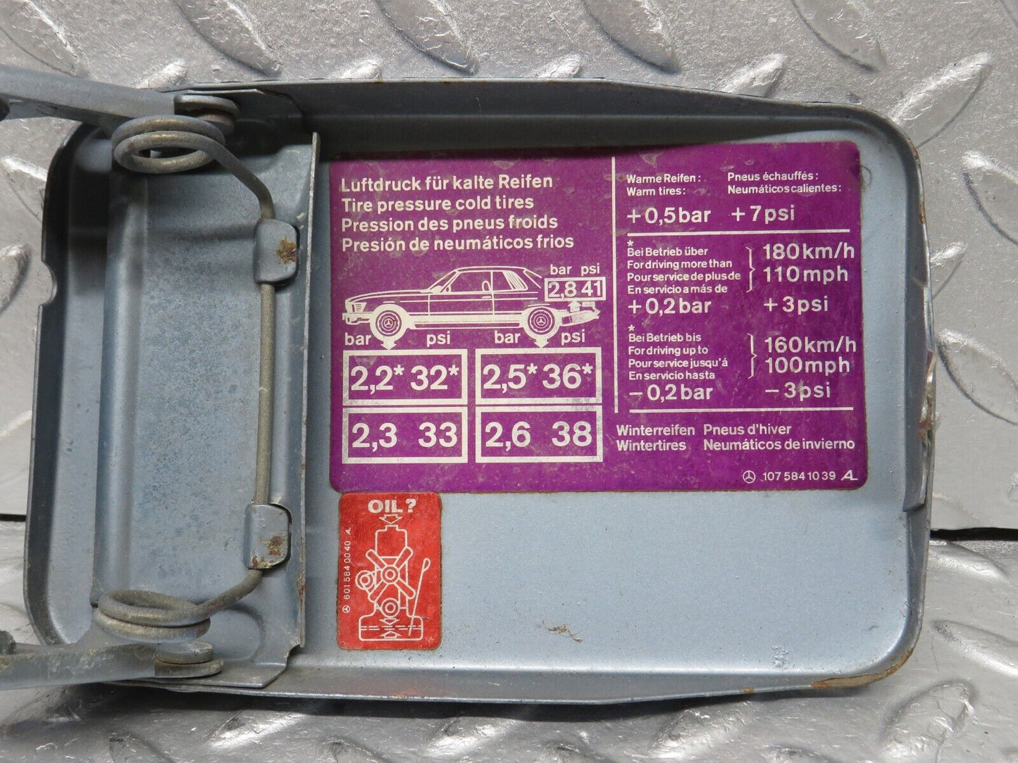 39090 Mercedes-Benz R107 500SL Coupe Fuel Tank Flap Cap