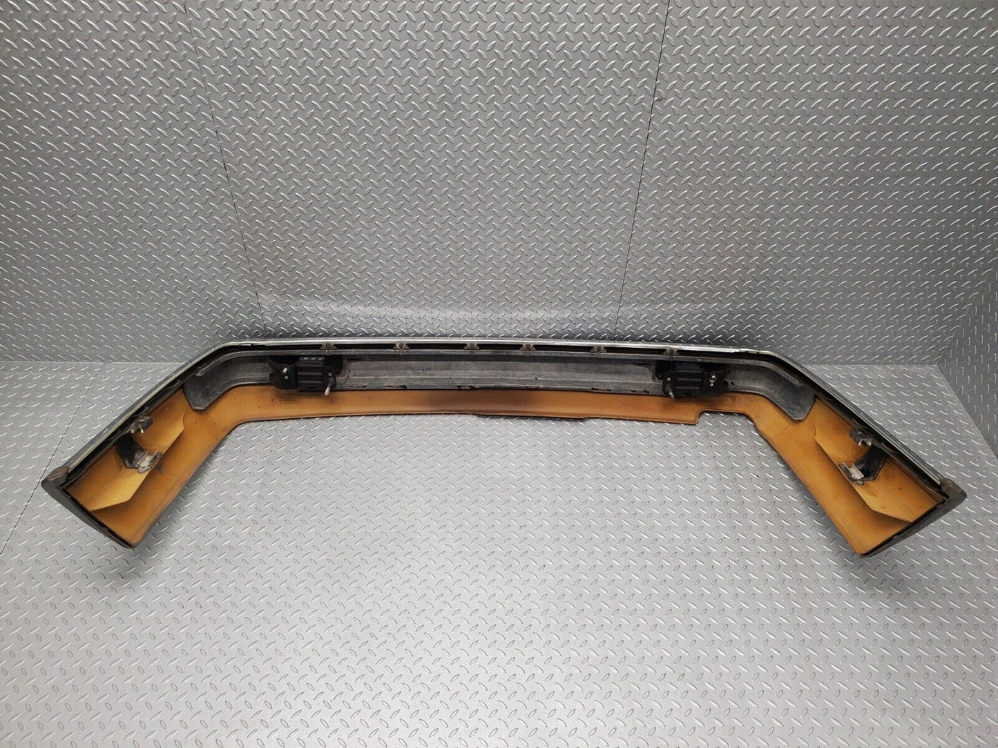 46074 Mercedes-Benz W126 420SE Rear Bumper 1268851105