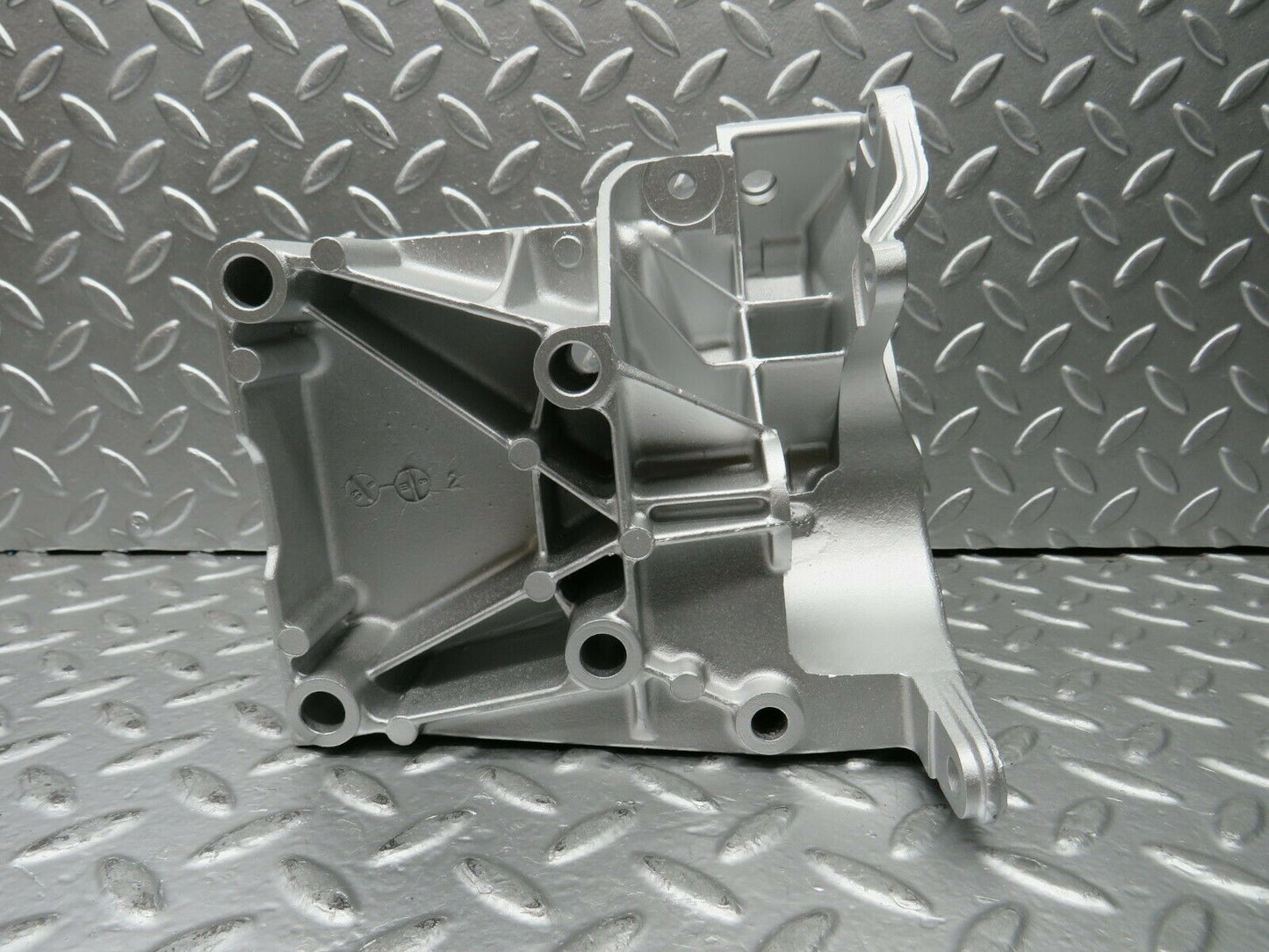 23114 Mercedes-Benz C123 230CE Coupe Power Steering Pump Bracket 1022361030