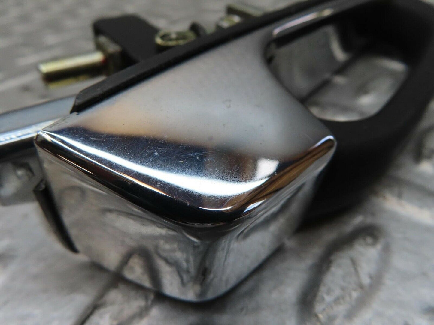 7022 Mercedes-Benz W123 230E Rear Exterior Door Handle 1237600359