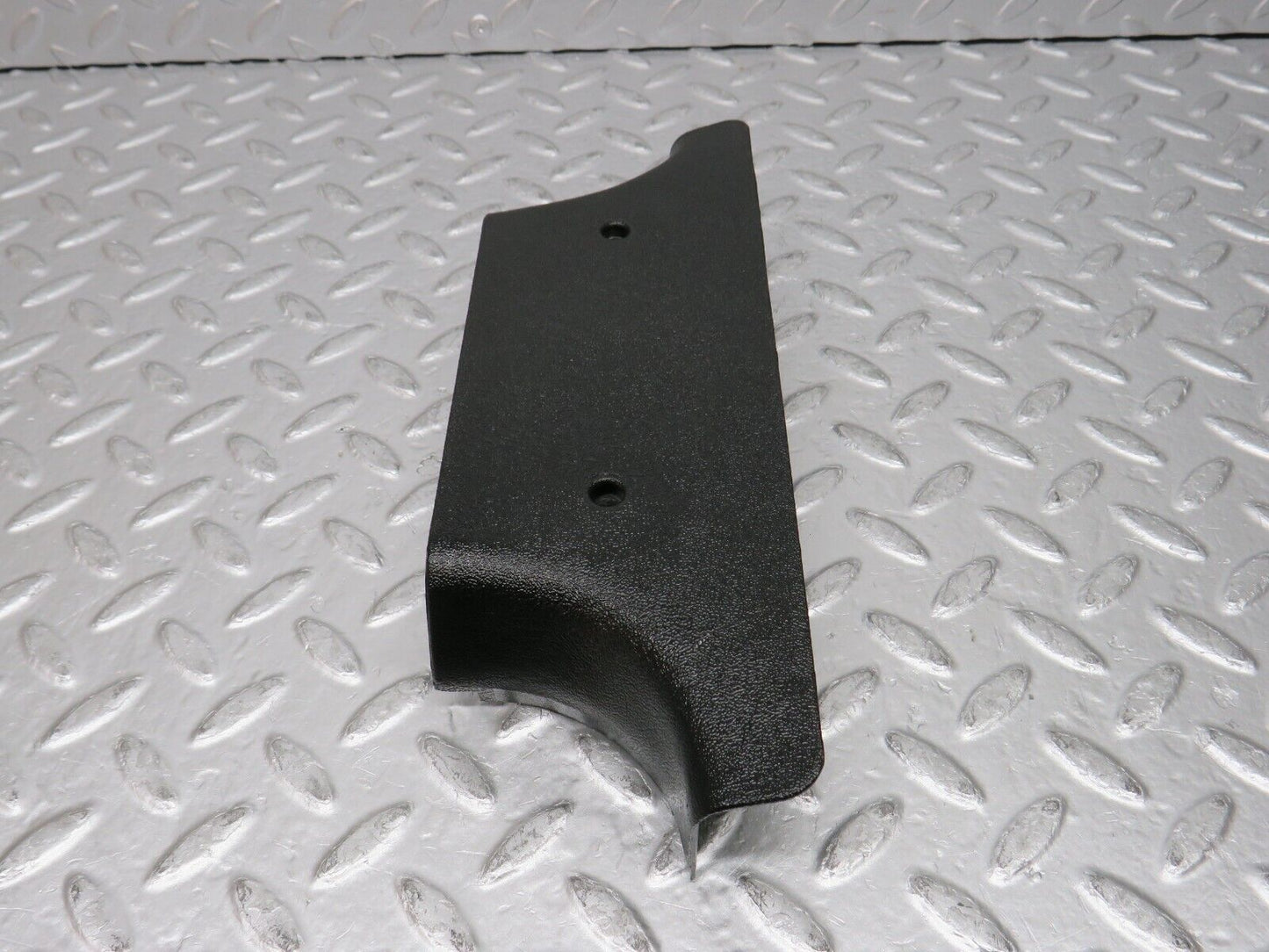 31685 Mercedes-Benz W201 190LE 1.8L B Pillar Bottom Cover Left Black 2016920122