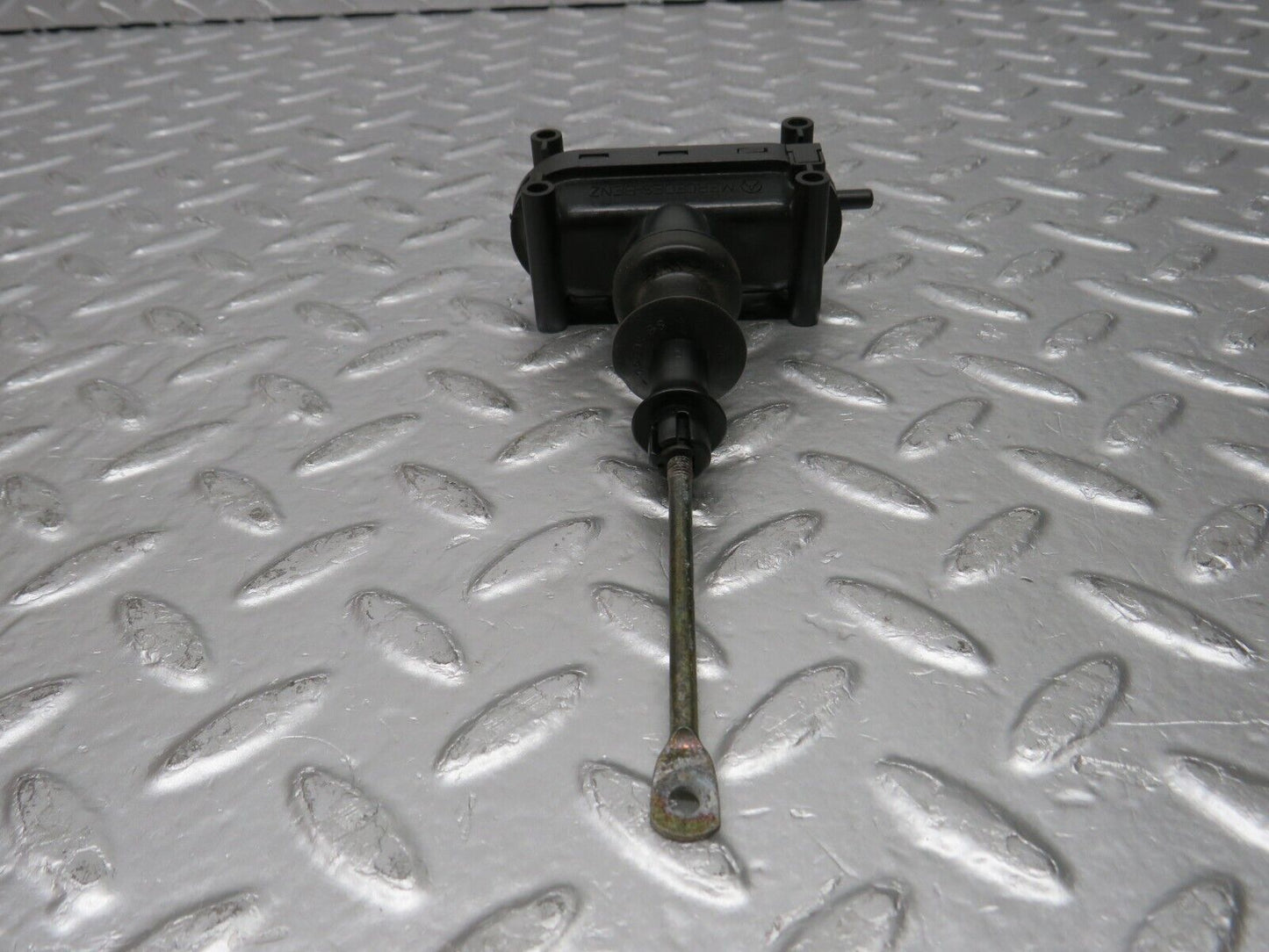 30715 Mercedes-Benz W201 190E 2.0L Rear Right Door Lock Vacuum Actuator