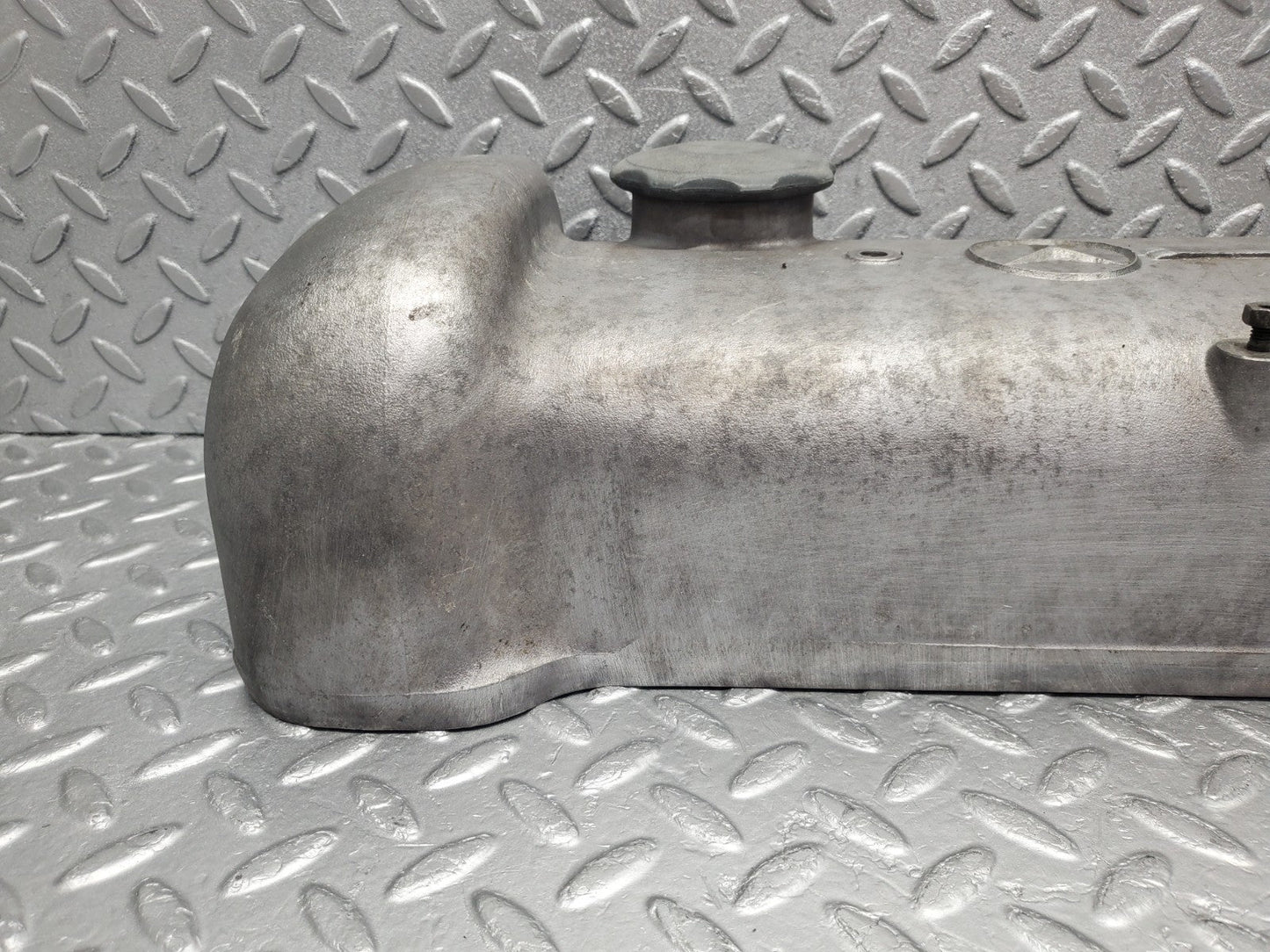 W112 cylinder head cover used OEM