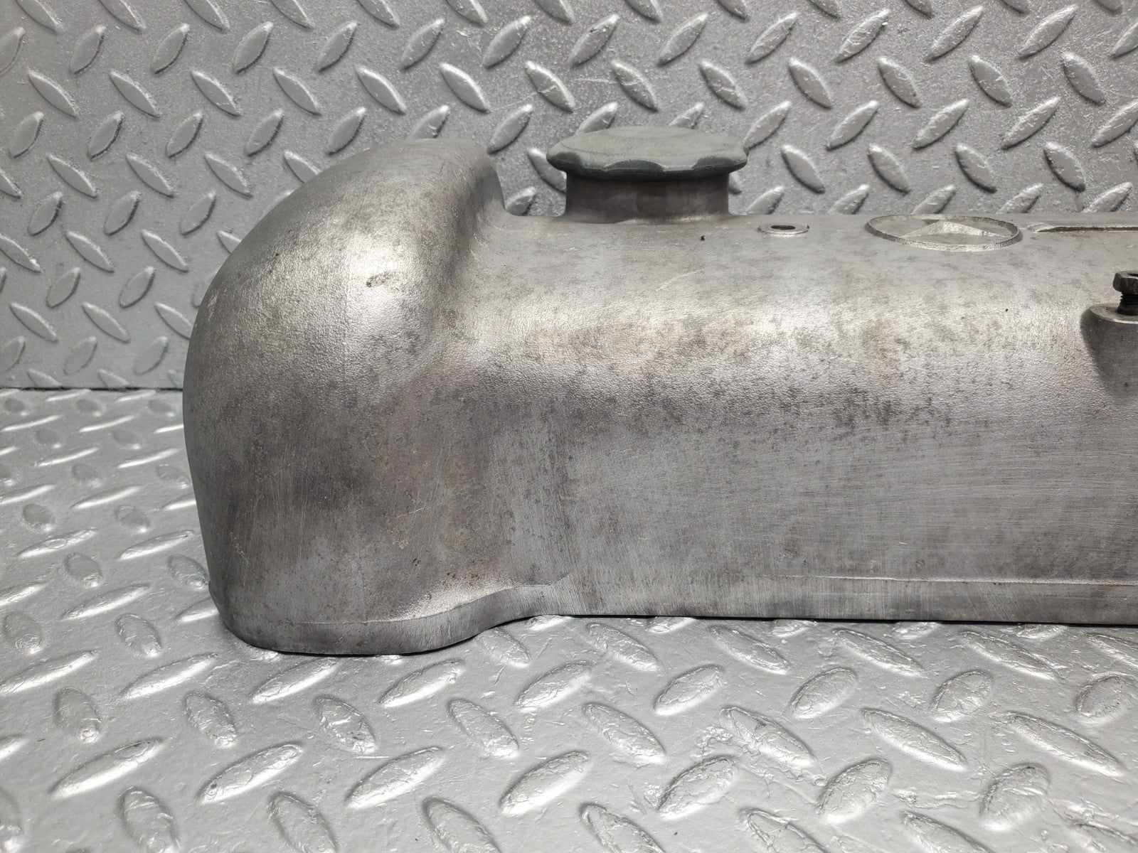 W112 cylinder head cover used OEM