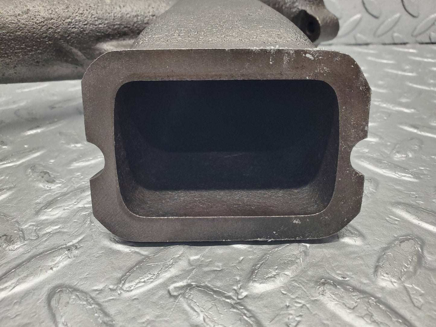 W112 exhaust manifold 4-6 used OEM