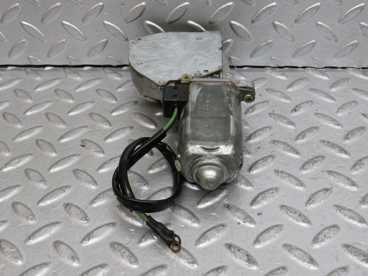 29664 Mercedes-Benz W123 230E Front Left Window Regulator Motor 0130821018