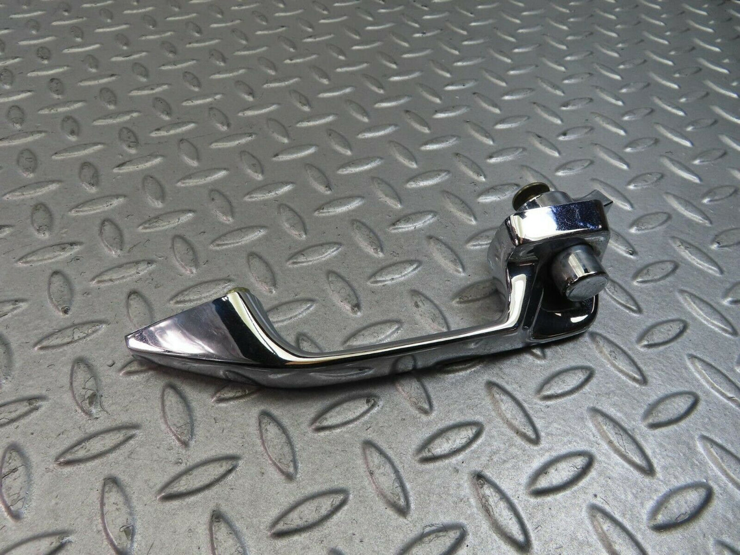 8793 Mercedes-Benz W115 Chrome Door Handle Rear Right 1157660401