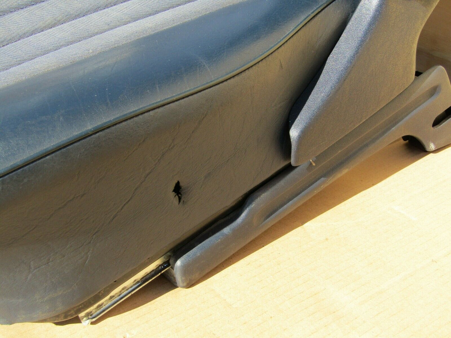 1425 Mercedes-Benz V123 240D LWB Passenger Left Side Seat Blue Fabric Material