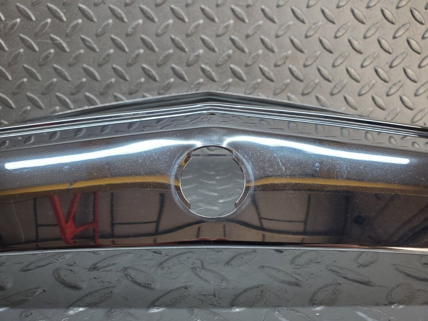 45724 Mercedes-Benz W126 420SE Bonnet Grill Chrome Frame