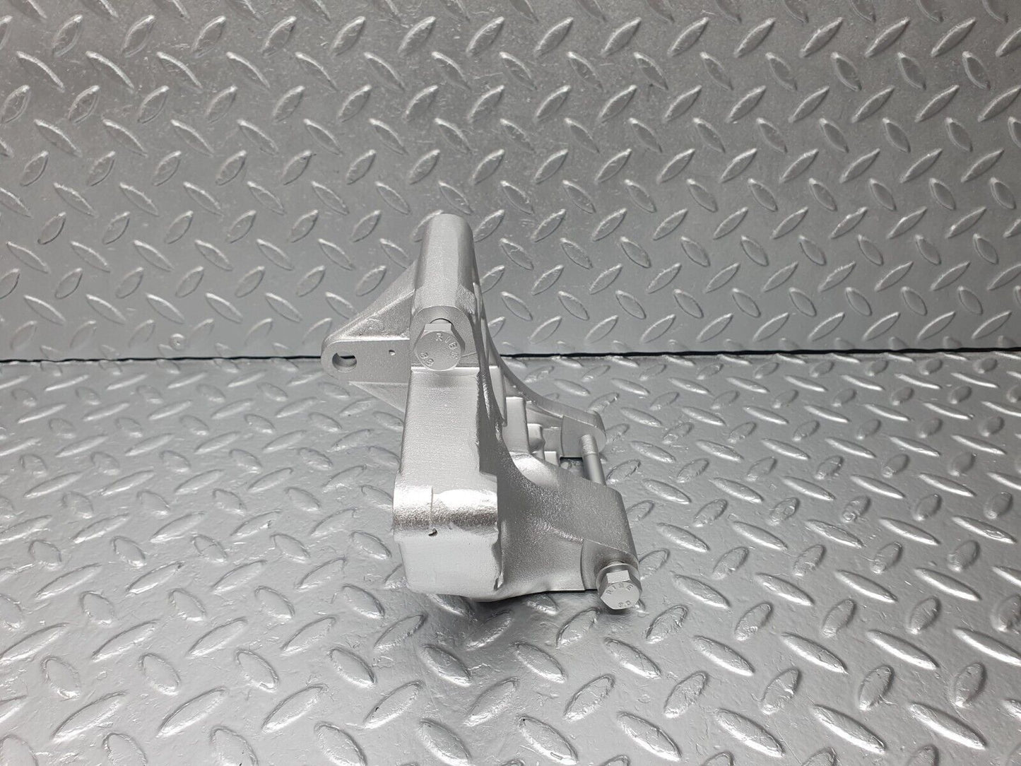 40825 Mercedes-Benz W123 300D Alternator Generator Bracket 6171550535