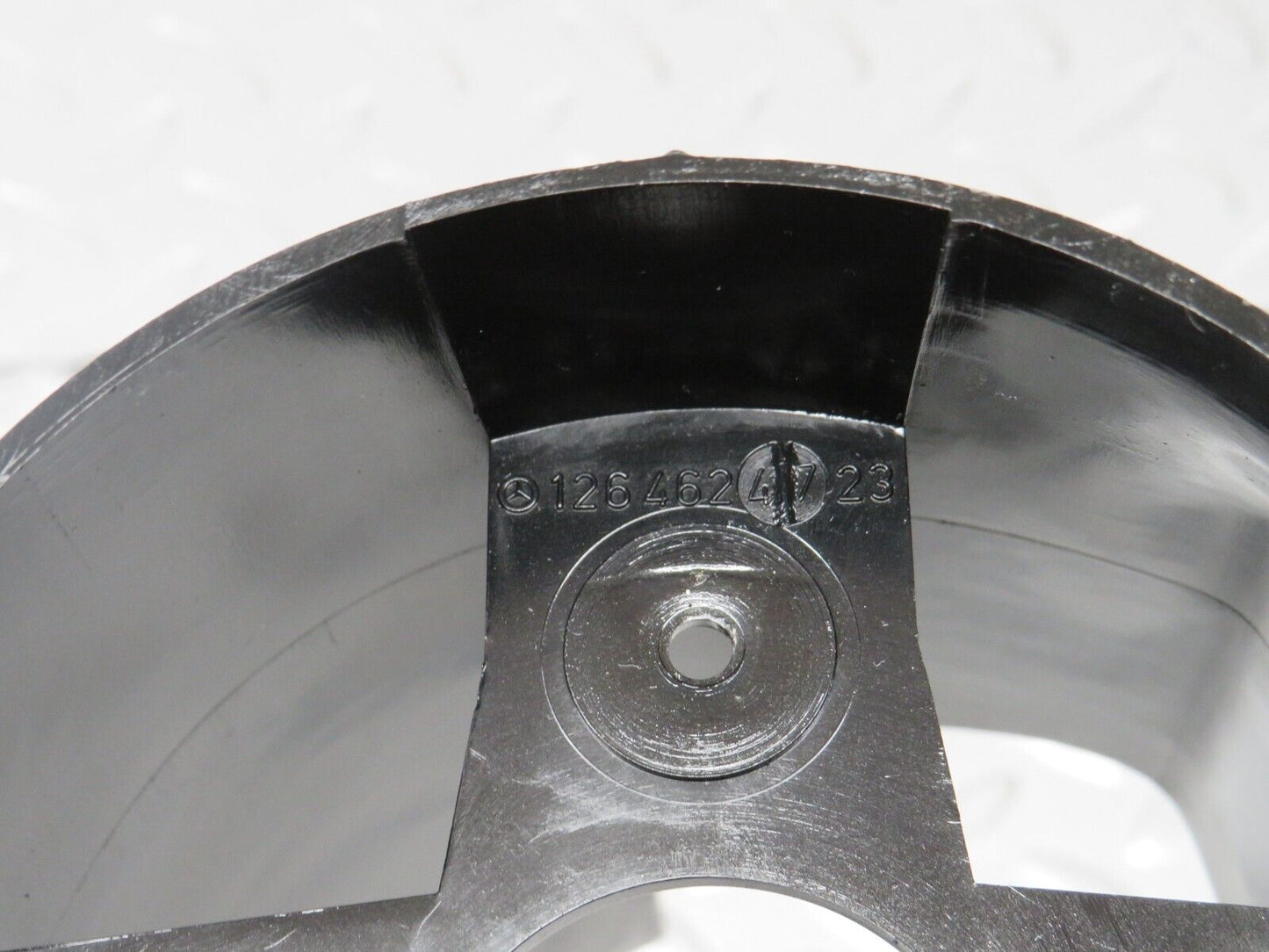 36143 Mercedes-Benz W126 420SE Steering Column Surround Cover 1264624723