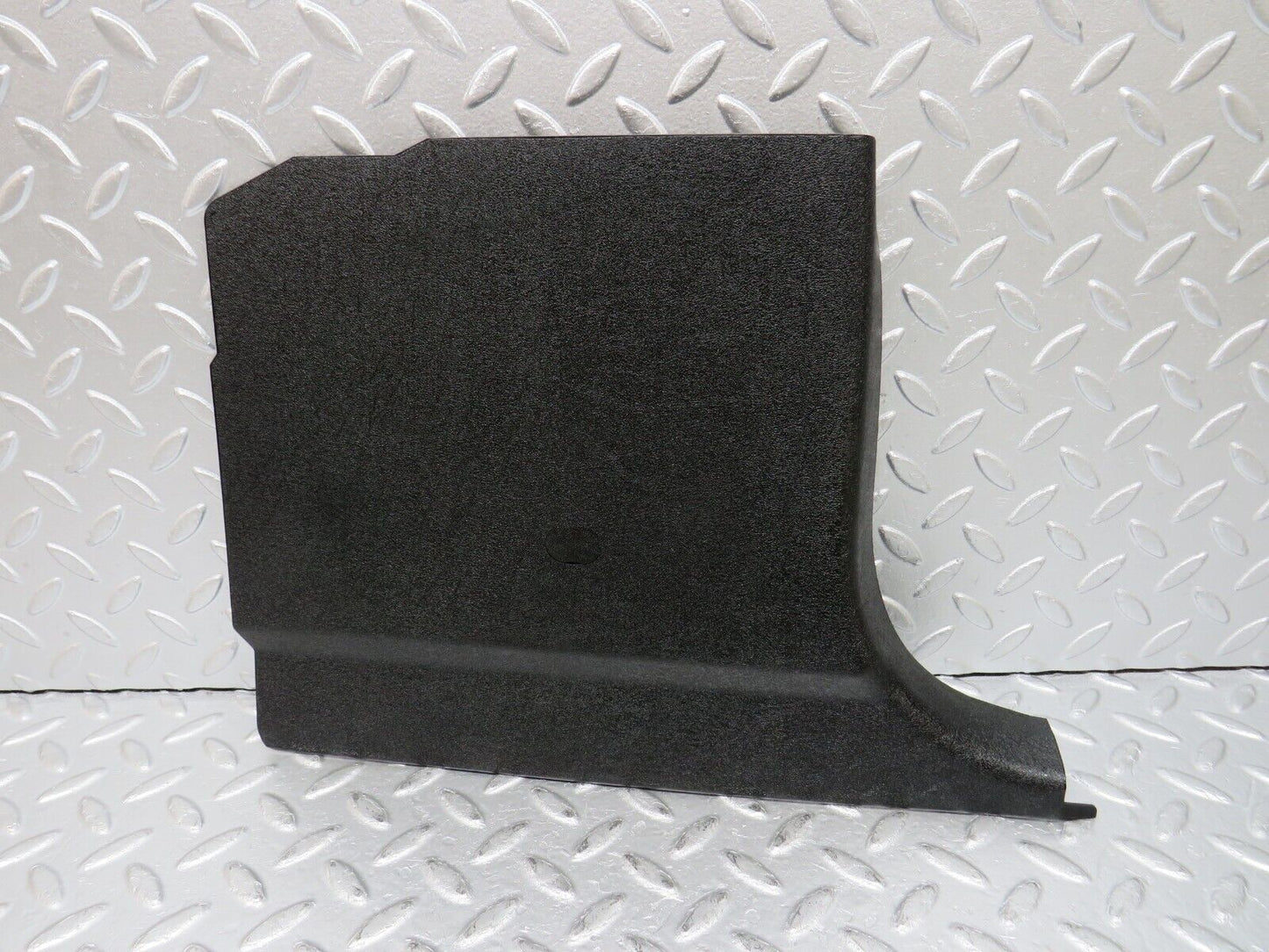 33291 Mercedes-Benz W202 C180 Front Right Kick Panel Black 2026800483
