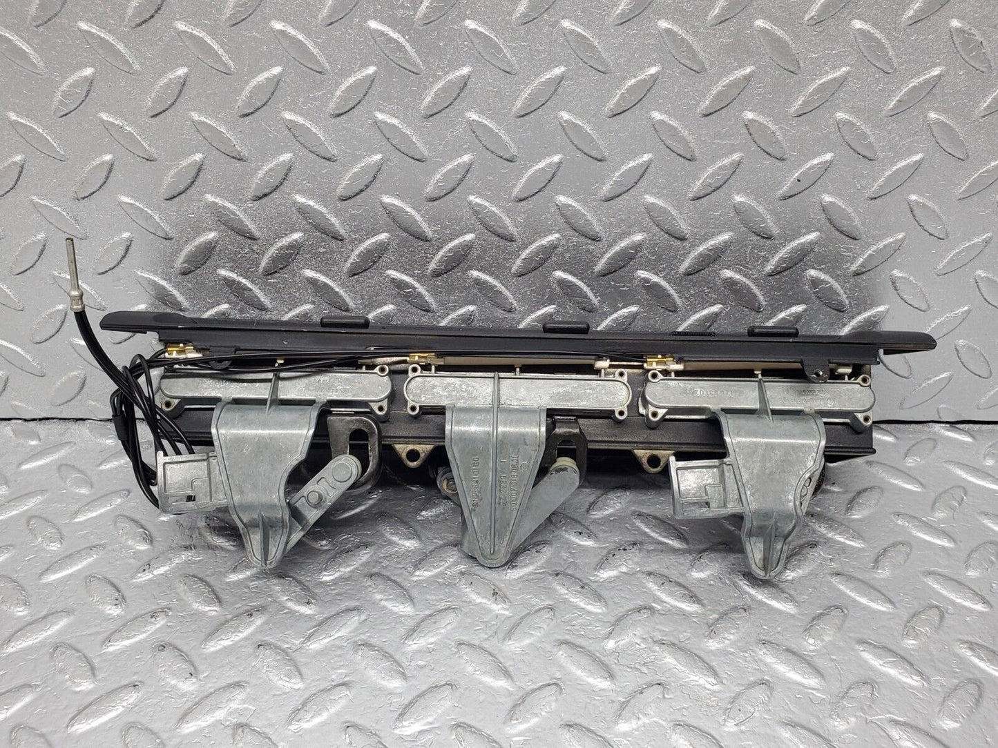 45925 Mercedes-Benz W126 420SE Dashboard Centre Air Vent 1268300654 1268310030 1268310130