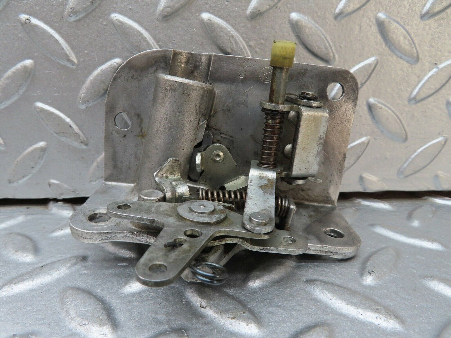 18586 Mercedes-Benz W120 W121 Ponton Rear Left Door Lock Mechanism