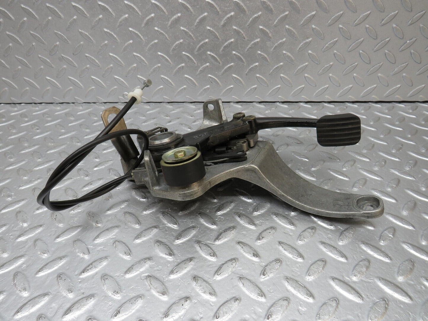 39507 Mercedes-Benz R129 320SL Coupe Parking Brake Pedal 1294270101 1294270336 1244270382