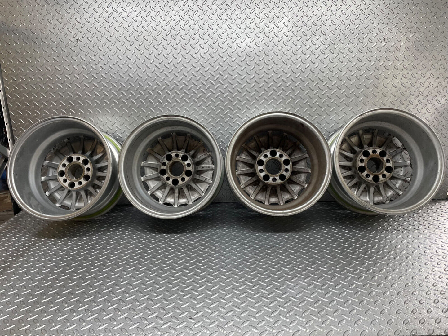 35879 Mercedes-Benz Alloy Wheel Set 7Jx15 H2 ET25 1264003002